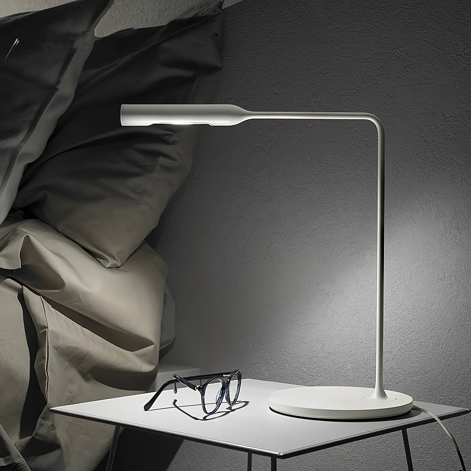 LinearGraceTableLamp__2