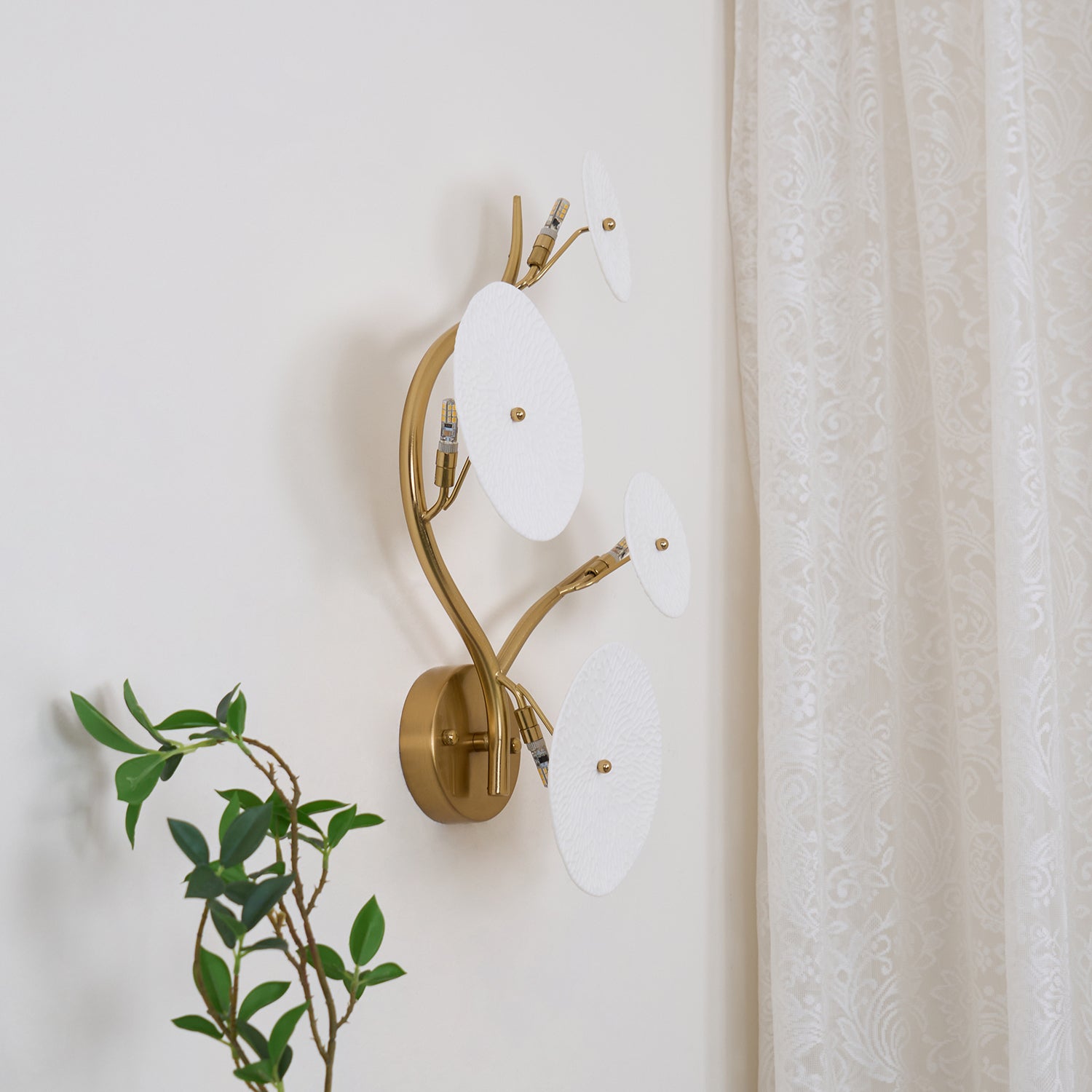 Lotus_Petal_Wall_Lamp._10
