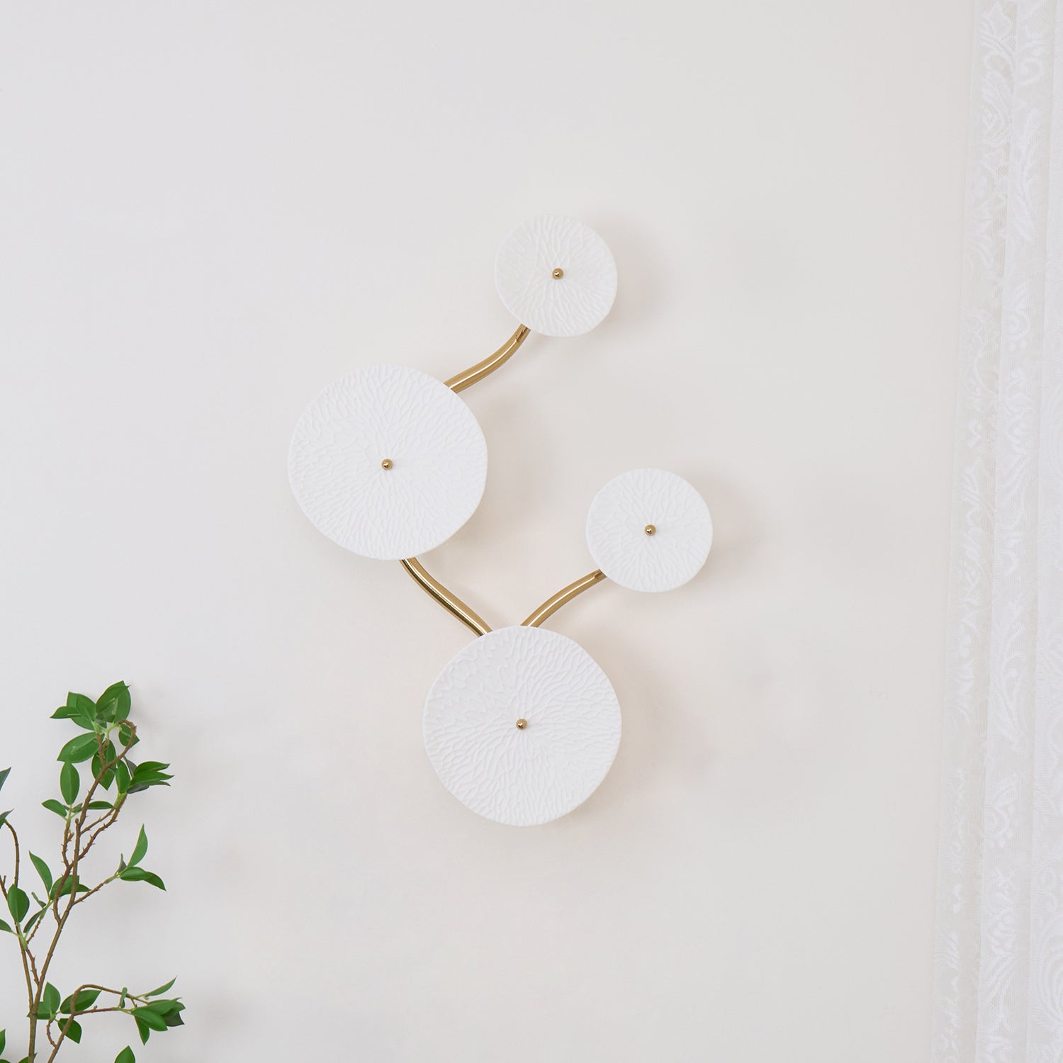 Lotus_Petal_Wall_Lamp._2