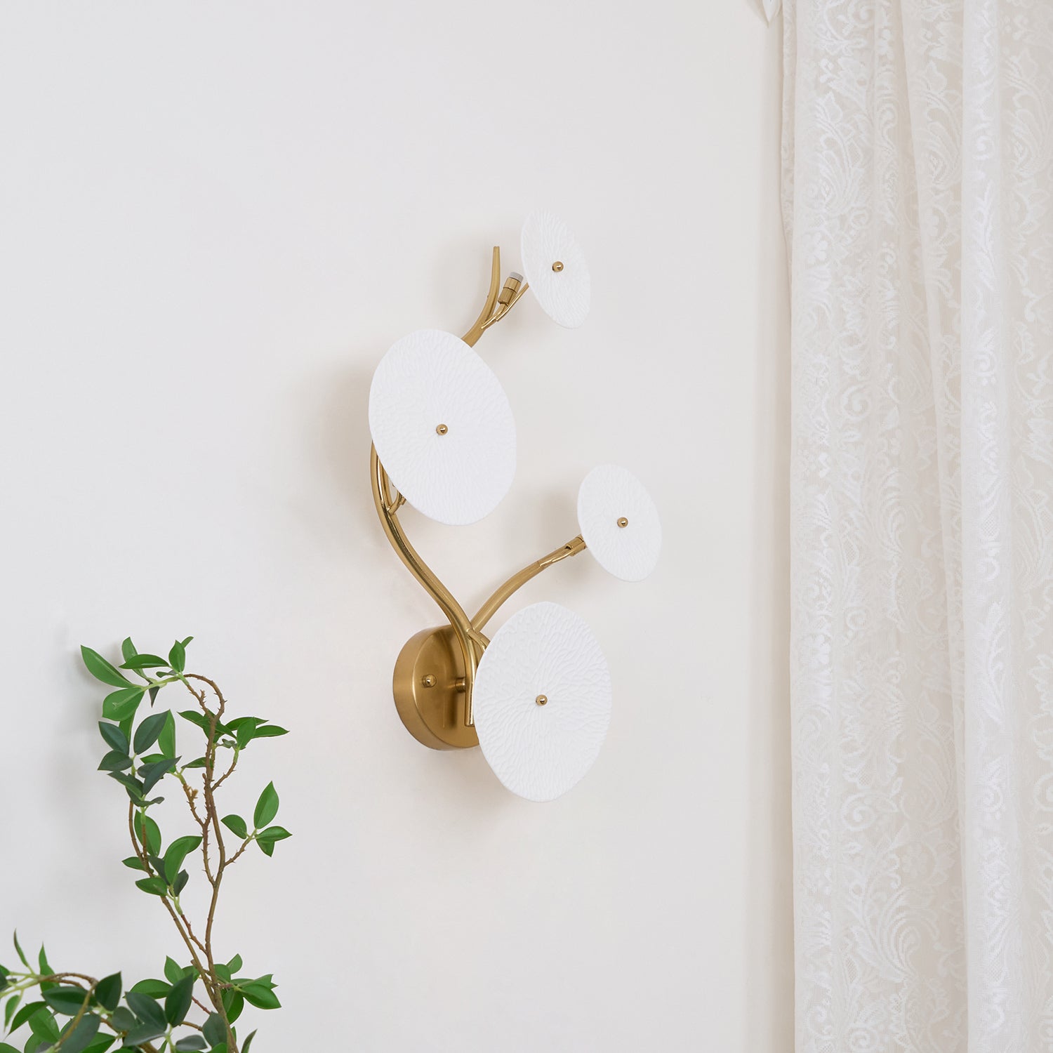 Lotus_Petal_Wall_Lamp._3