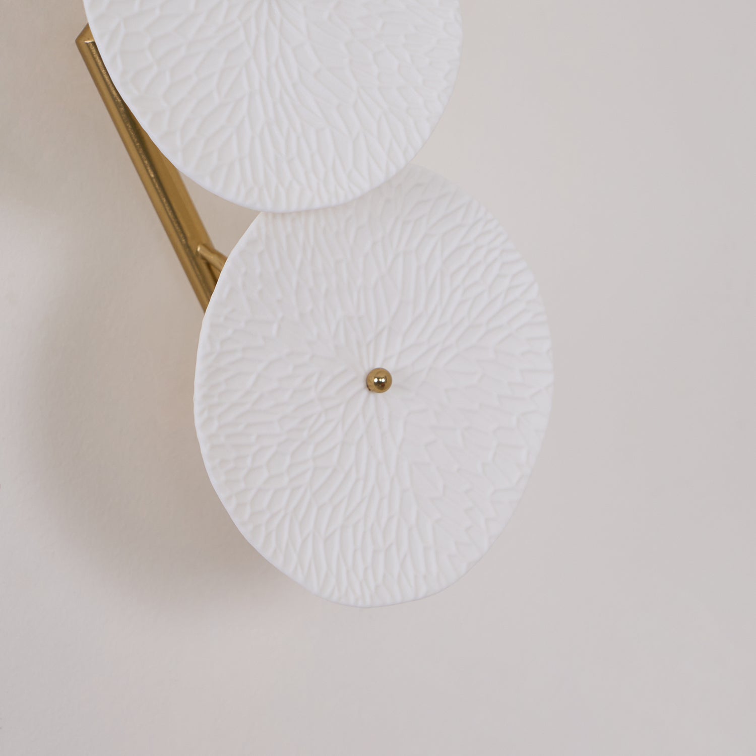 Lotus_Petal_Wall_Lamp._4_0d95ed58-4b0c-417c-b919-8e48cc85b529