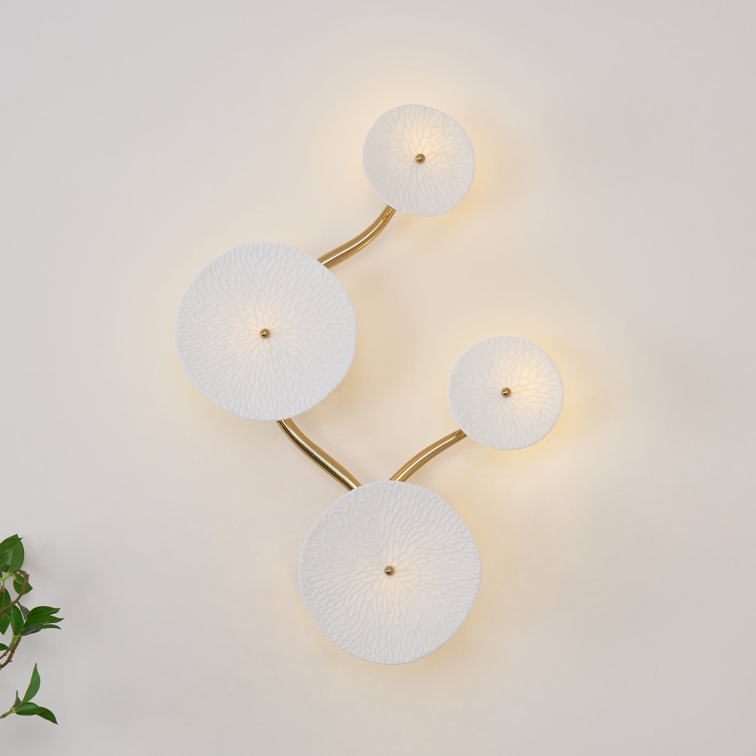 Lotus_Petal_Wall_Lamp._6