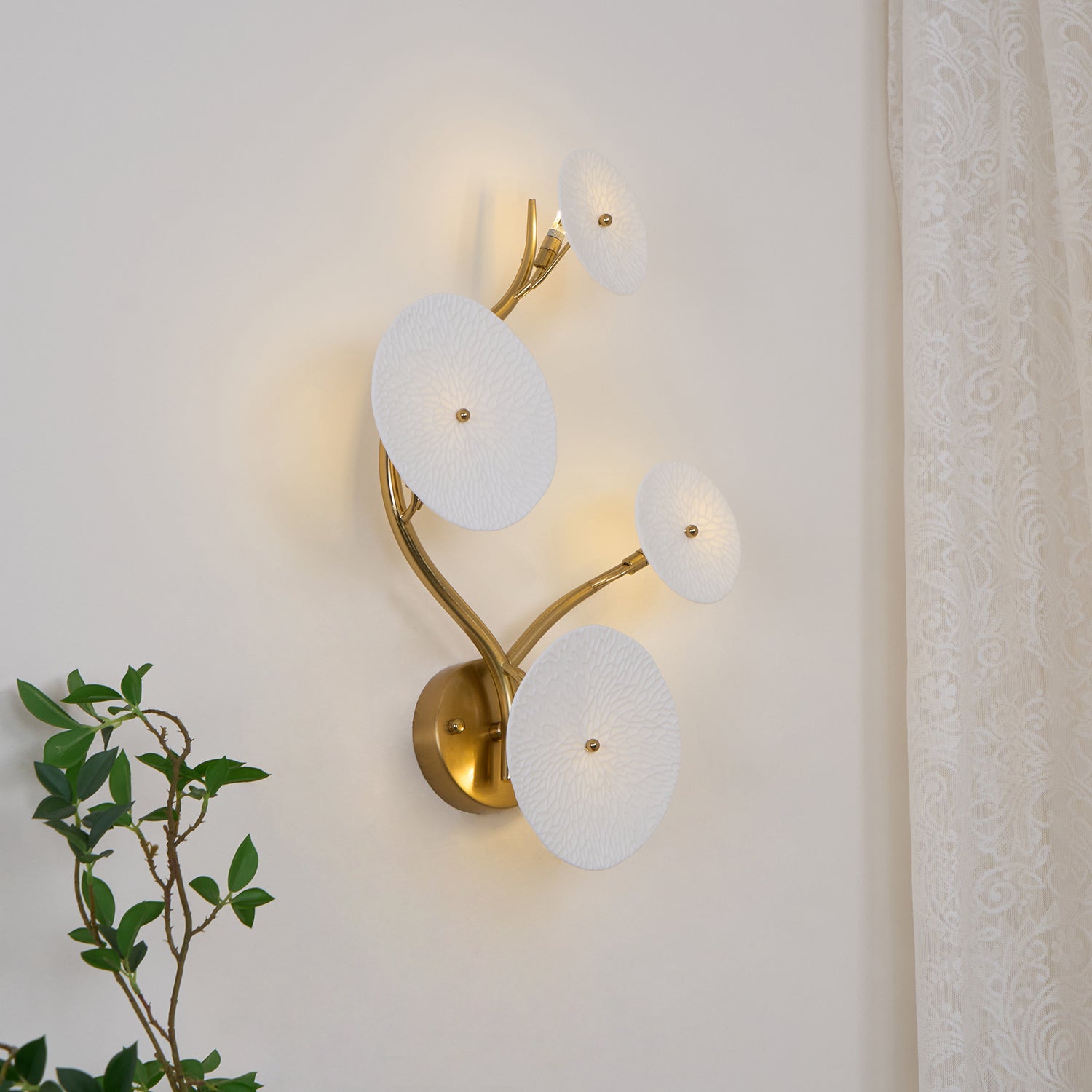 Lotus_Petal_Wall_Lamp._7