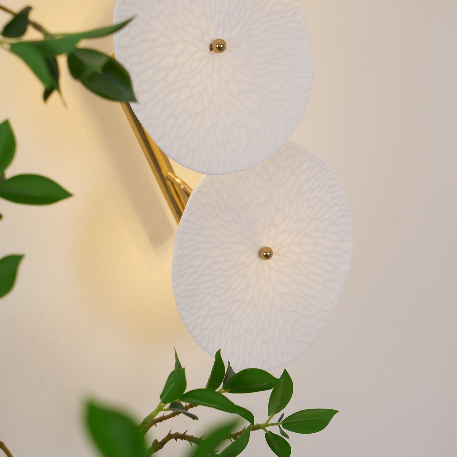 Lotus_Petal_Wall_Lamp._7_e3773569-60bc-451e-ad92-bb6f04cbf183