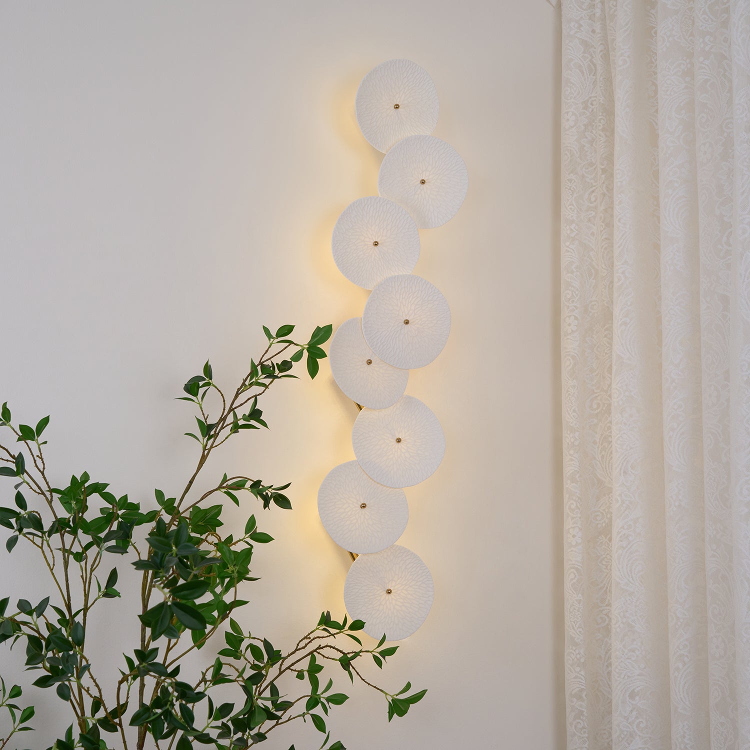 Lotus_Petal_Wall_Lamp._9_0f66c057-ddc2-495d-a4d0-362fa1092187