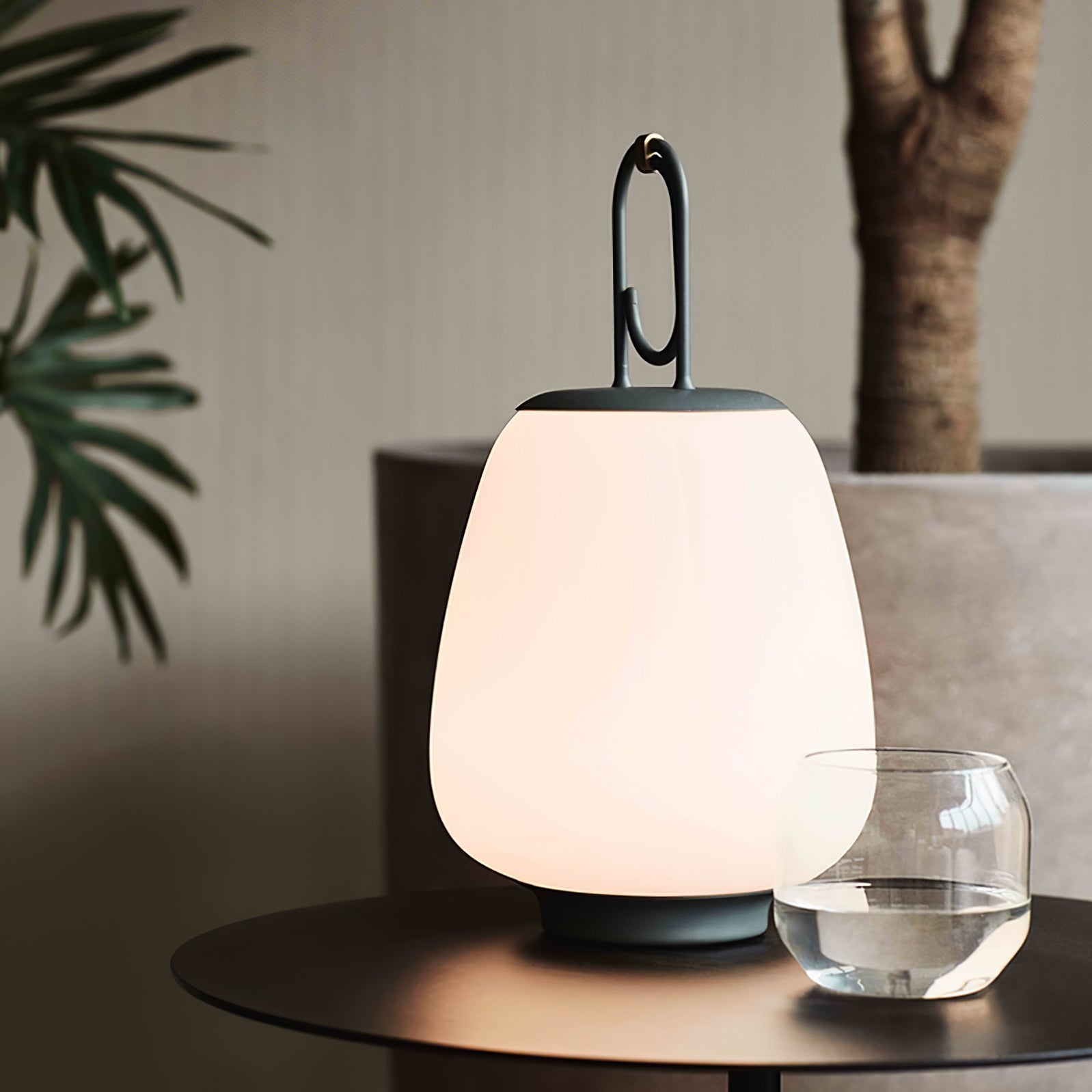 Lucia_Lantern_Table_Lamp_1