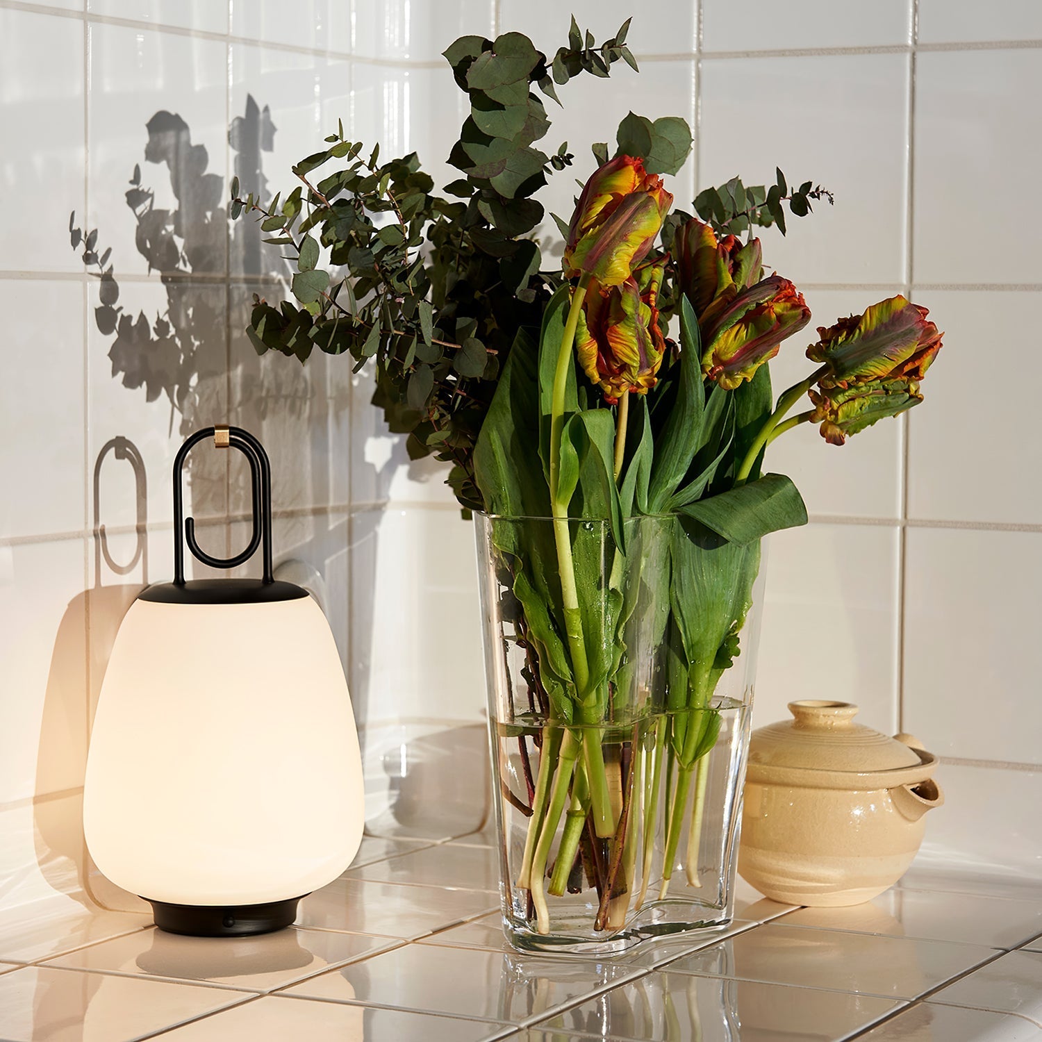 Lucia_Lantern_Table_Lamp_18