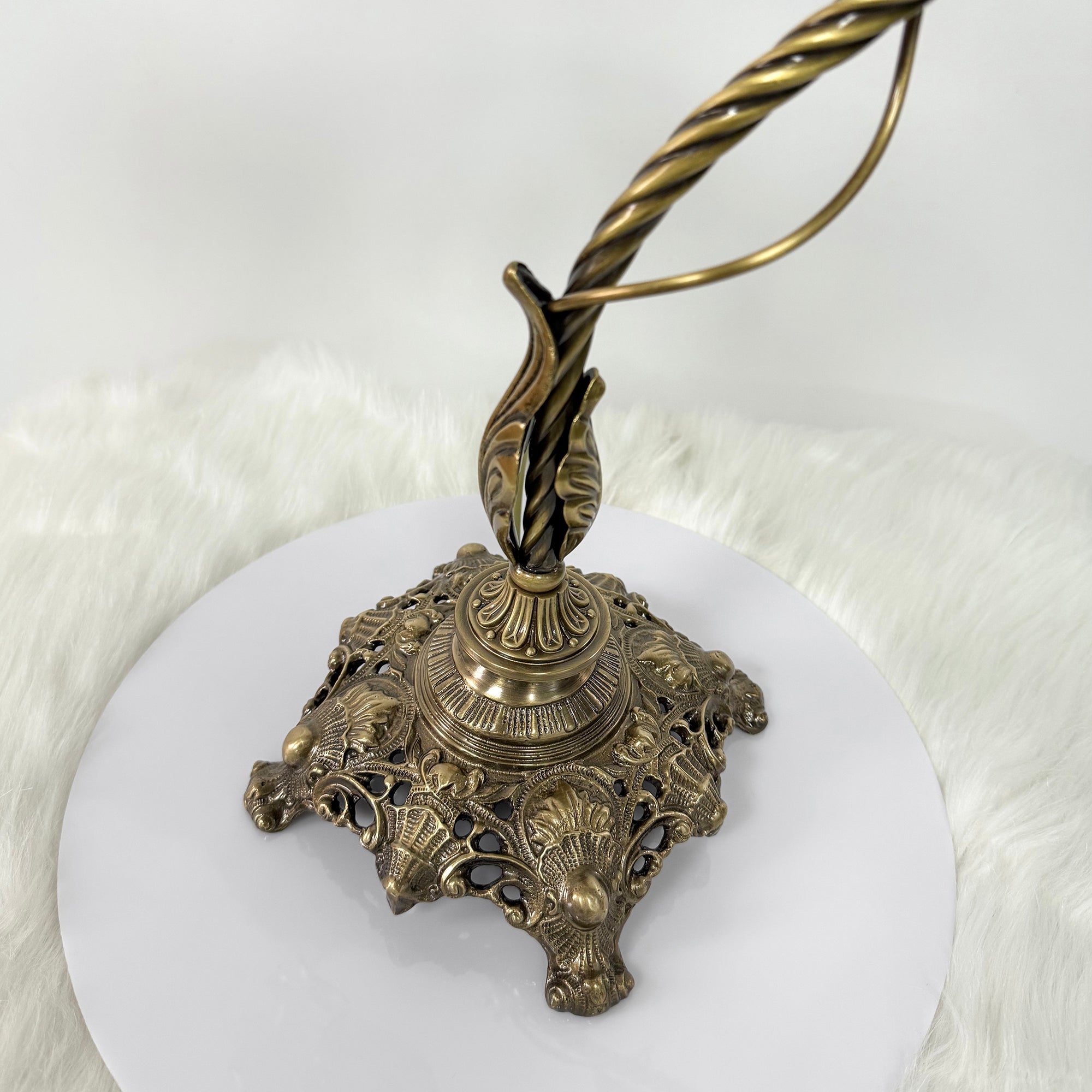 Lumiere_Table_Lamp_17