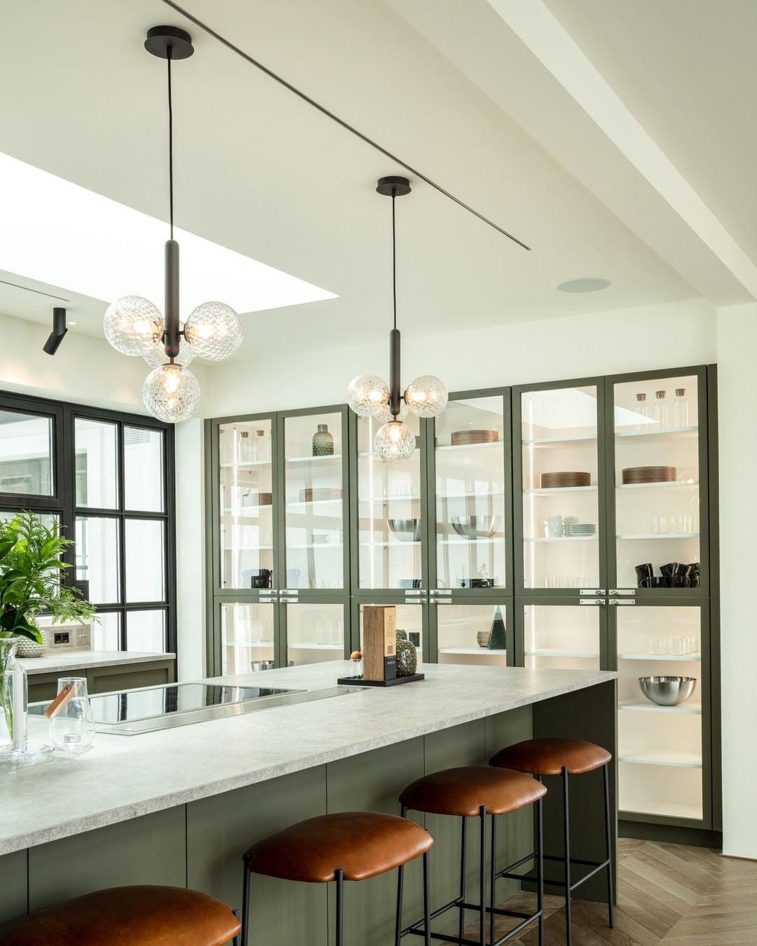 Luna_Orb_Pendant_Light_76