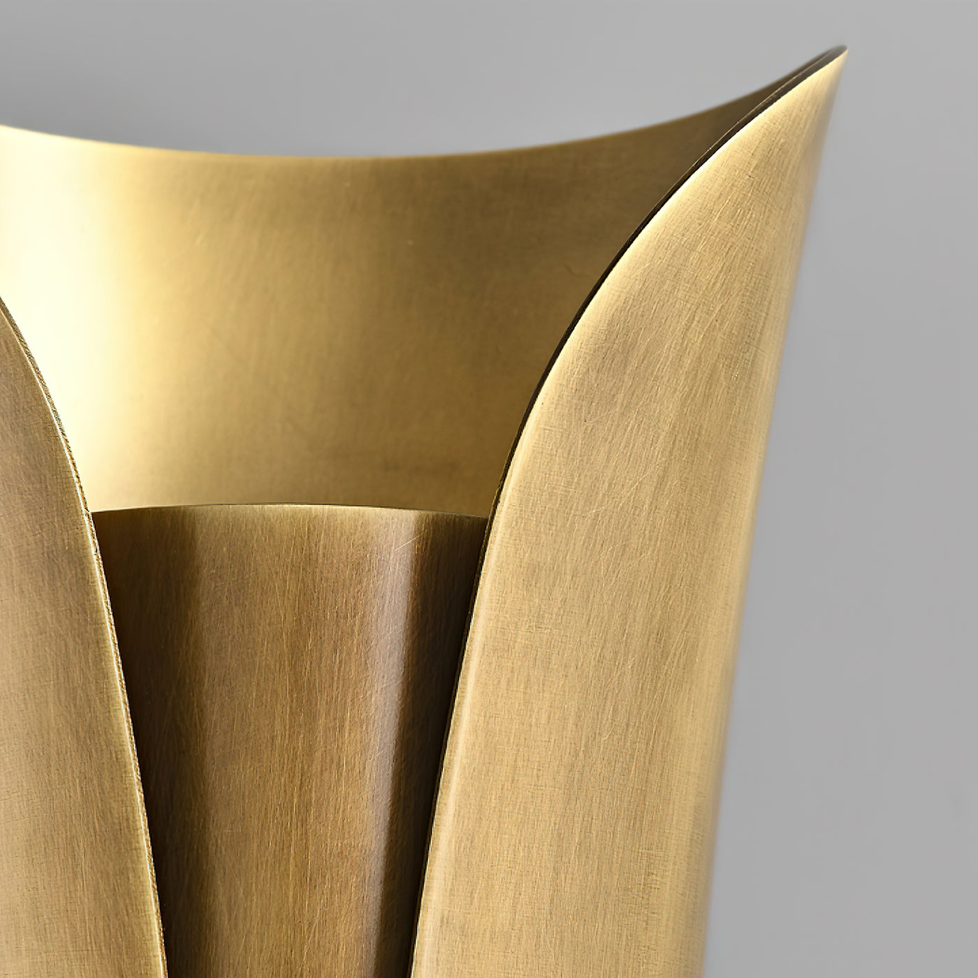 Lustra_Wall_Lamp_2