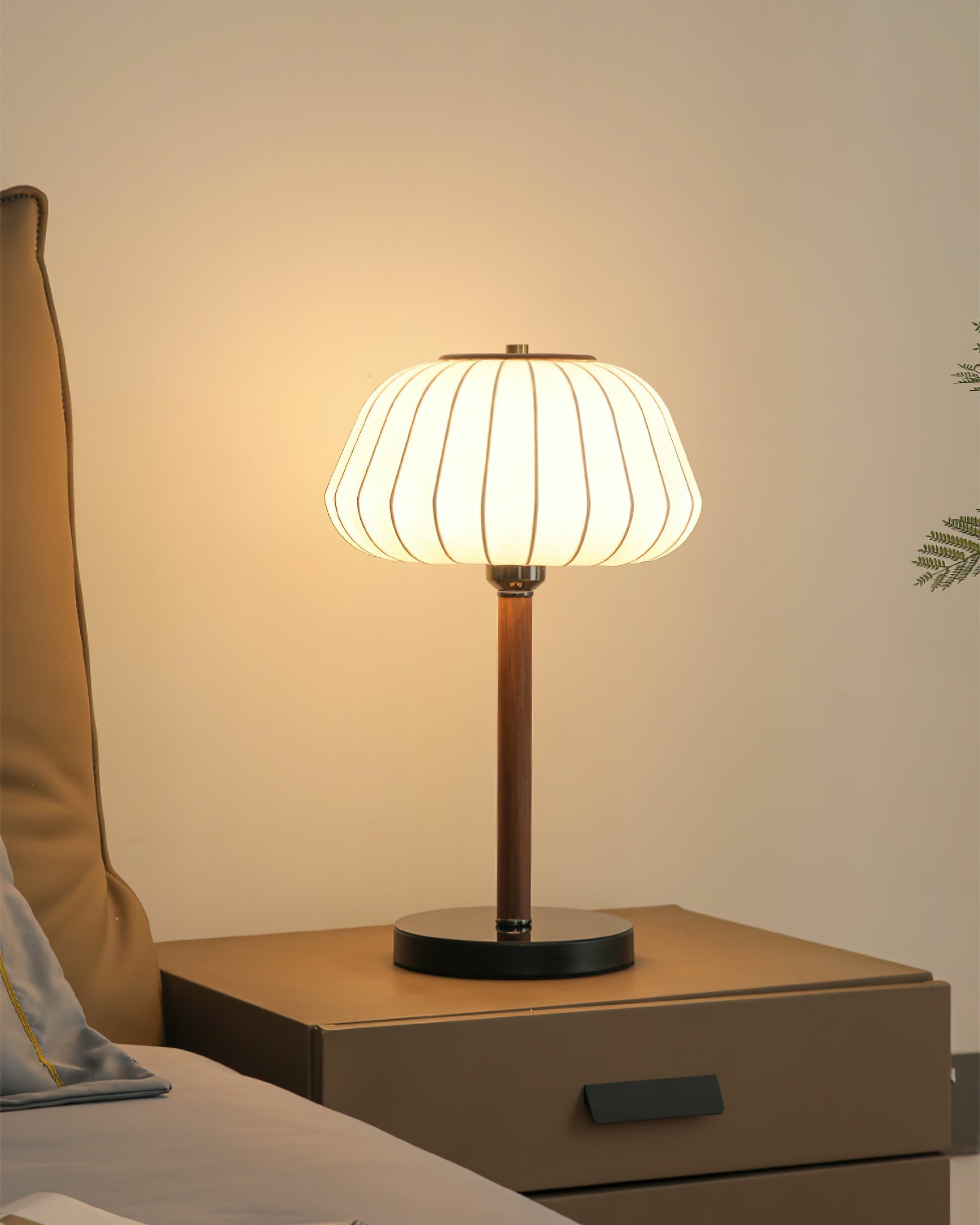 Luxe_Blossom_Table_Lamp_3