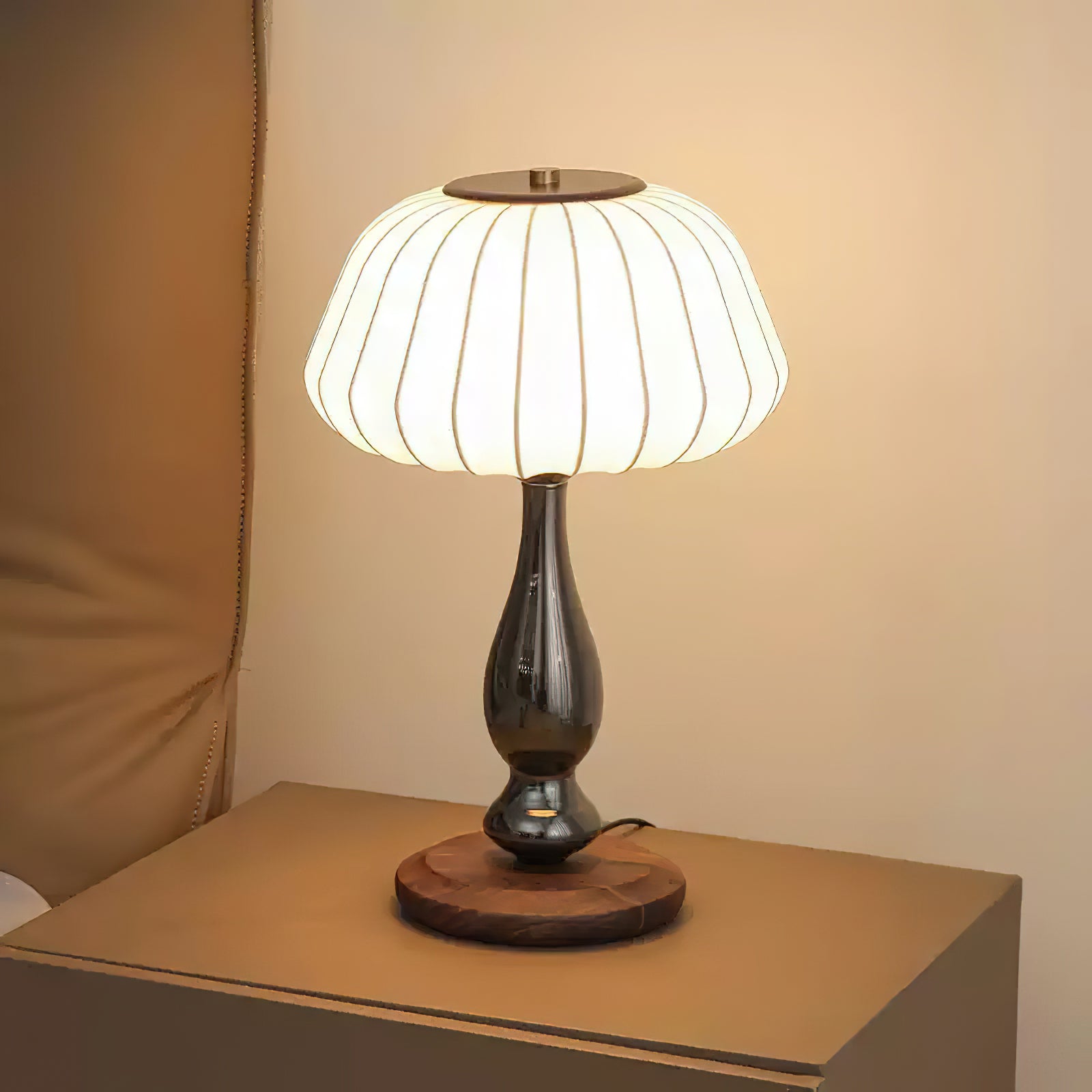 Luxe_Blossom_Table_Lamp_4