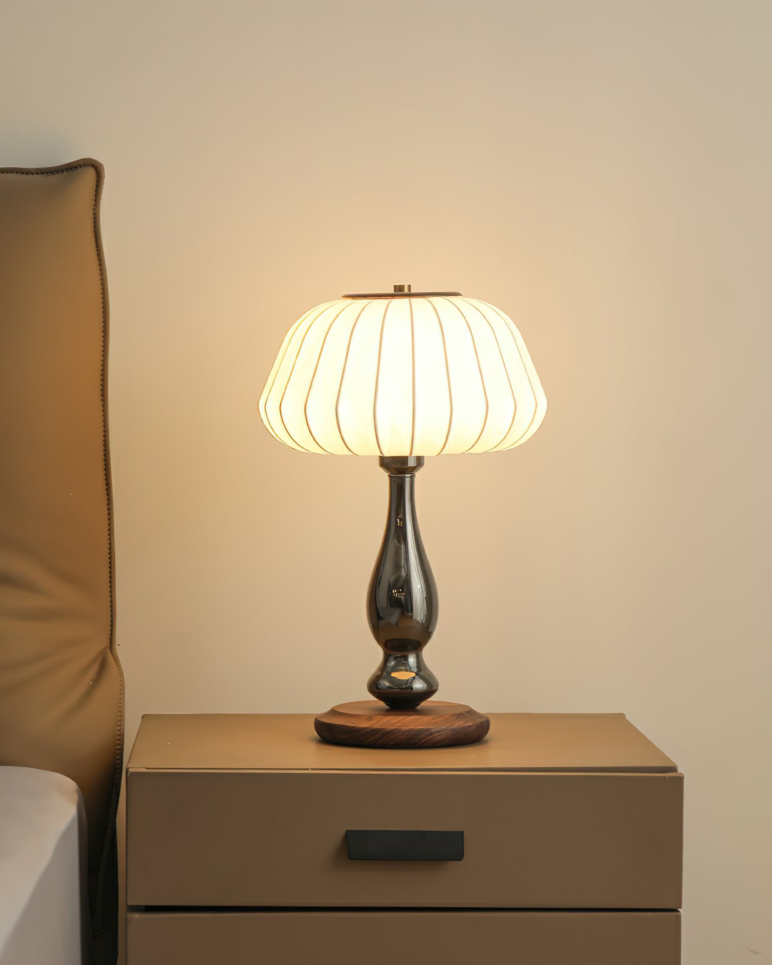 Luxe_Blossom_Table_Lamp_8