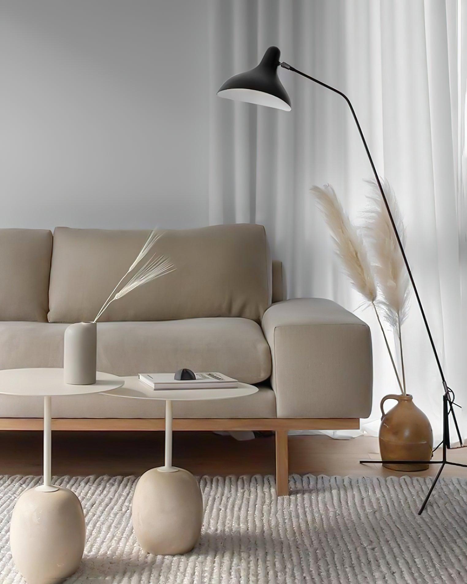 Mantis-Arm-Floor-Lamp._1-1