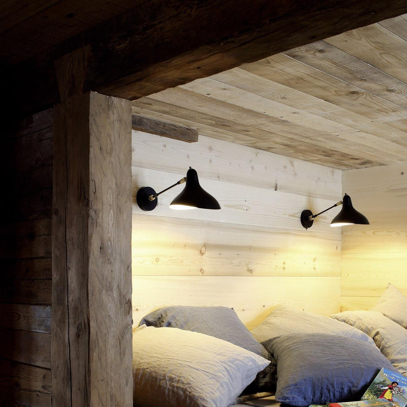 Mantis-Wall-Lamp-1