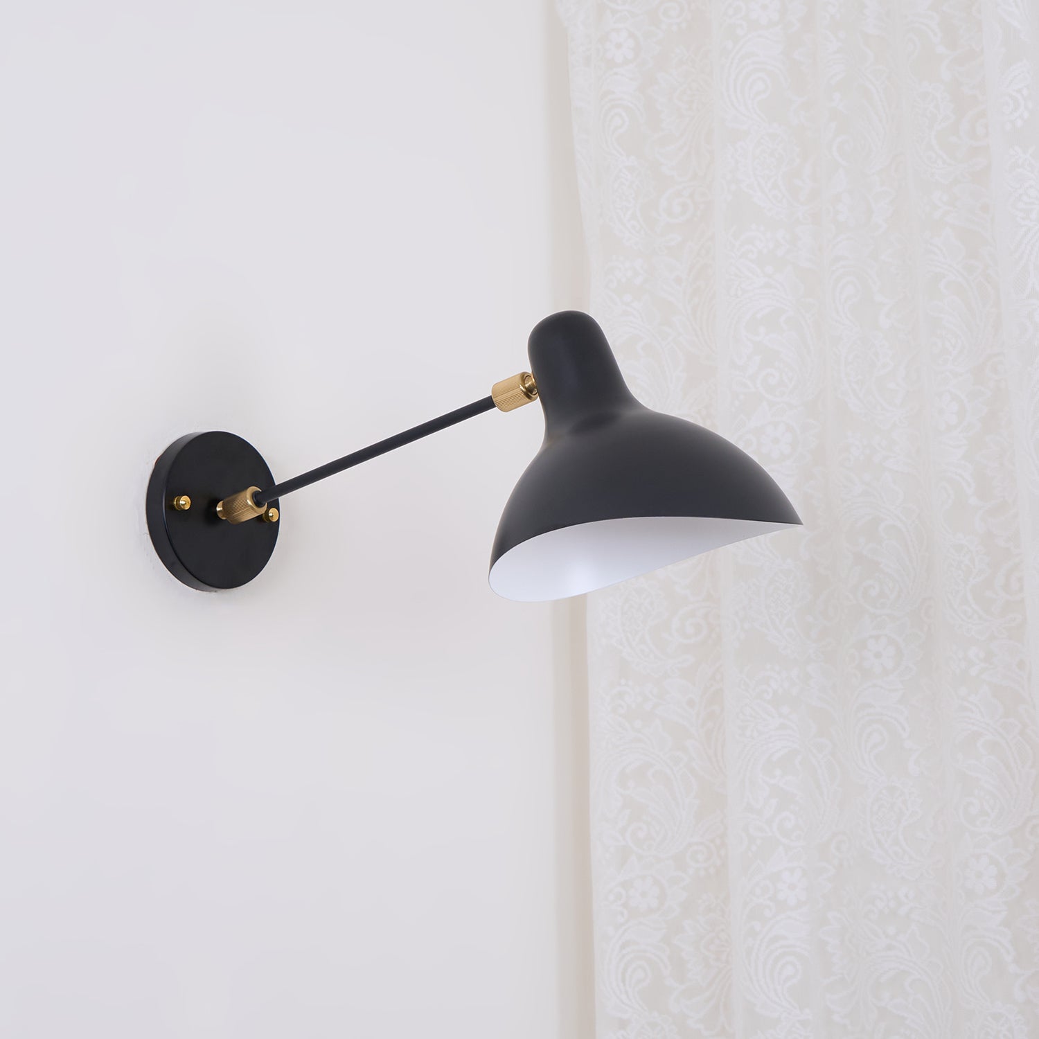 Mantis_Wall_Lamp._1
