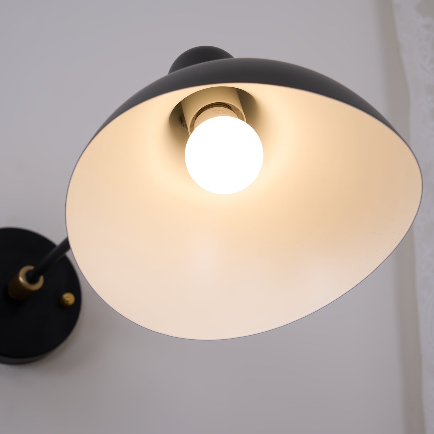 Mantis_Wall_Lamp._13