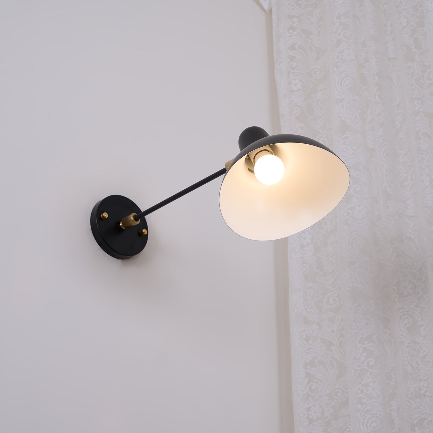 Mantis_Wall_Lamp._14