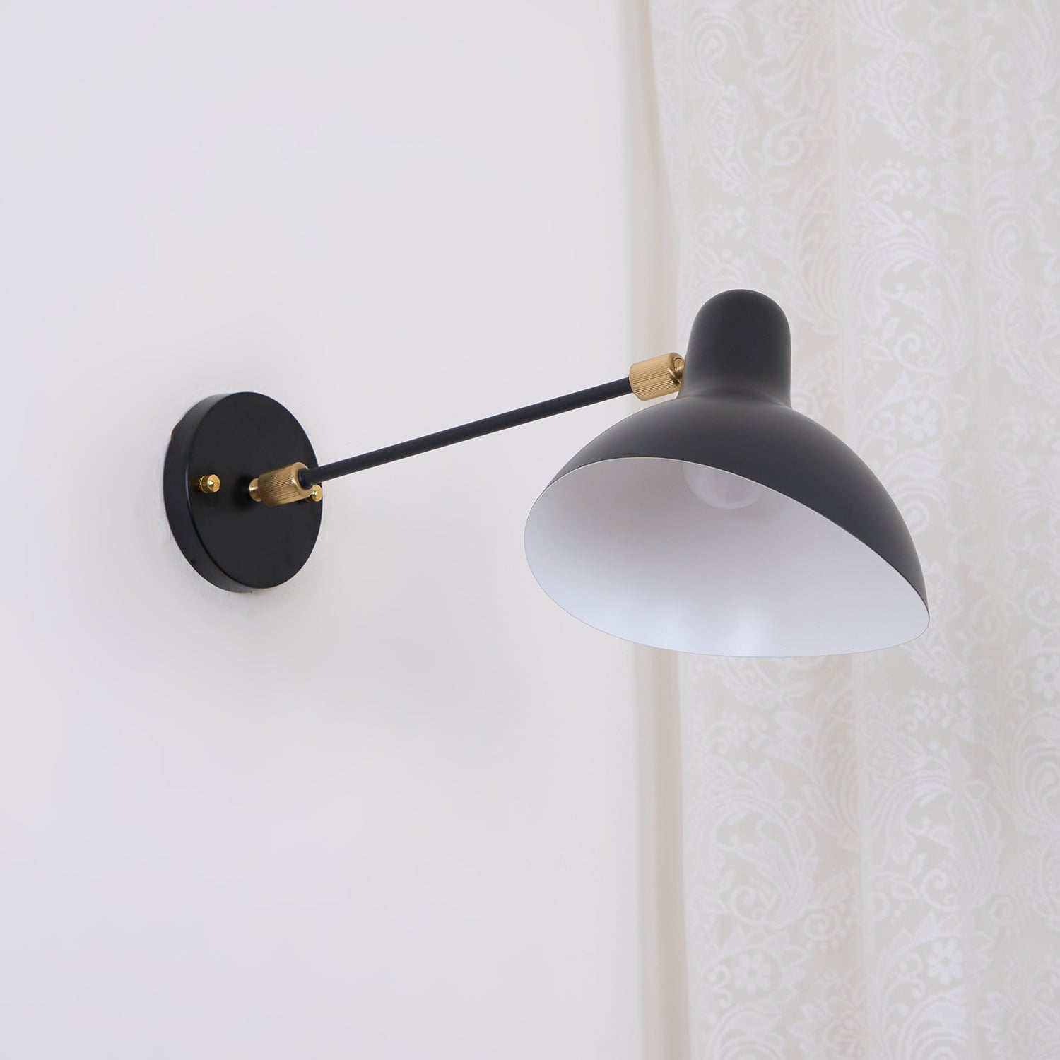 Mantis_Wall_Lamp._2