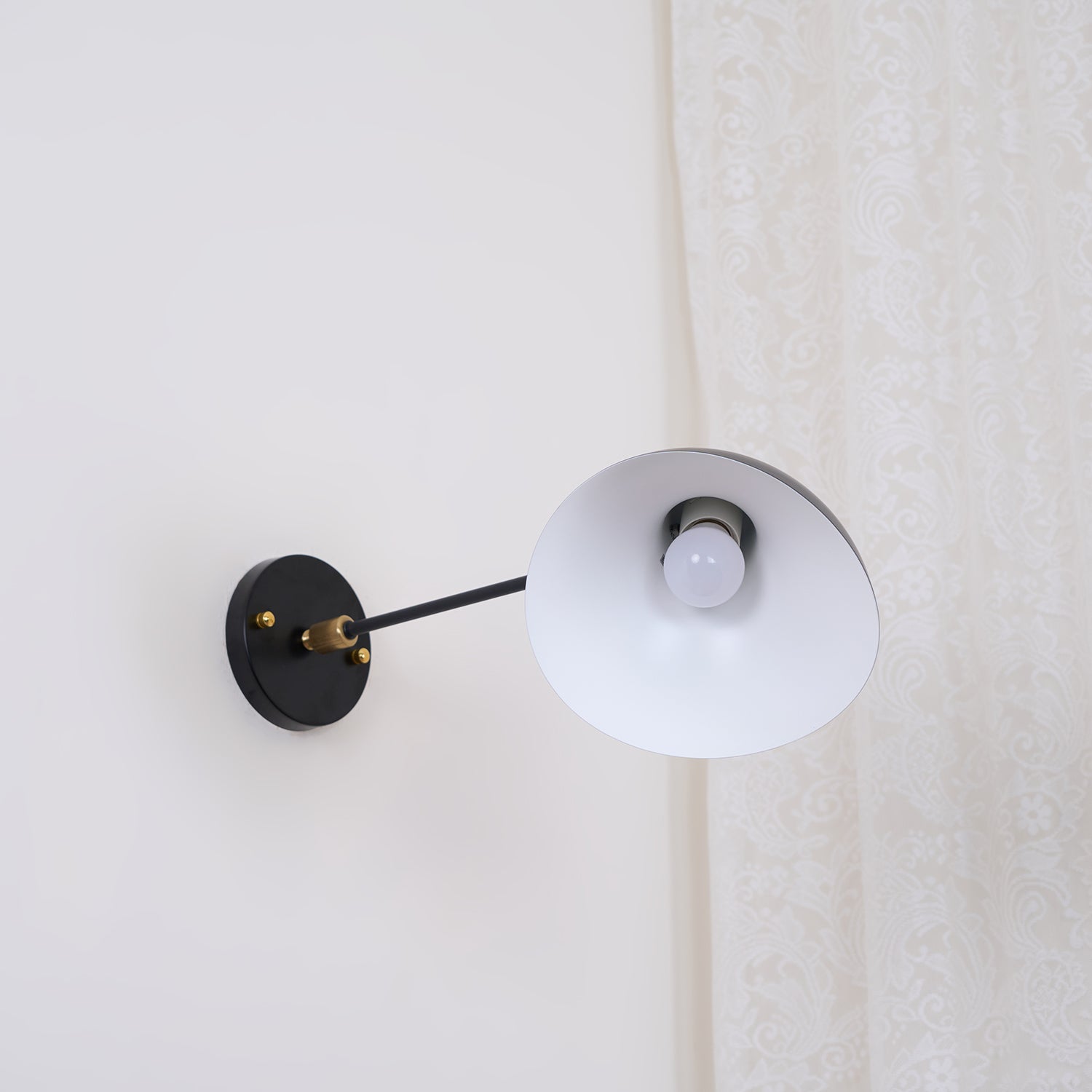Mantis_Wall_Lamp._23