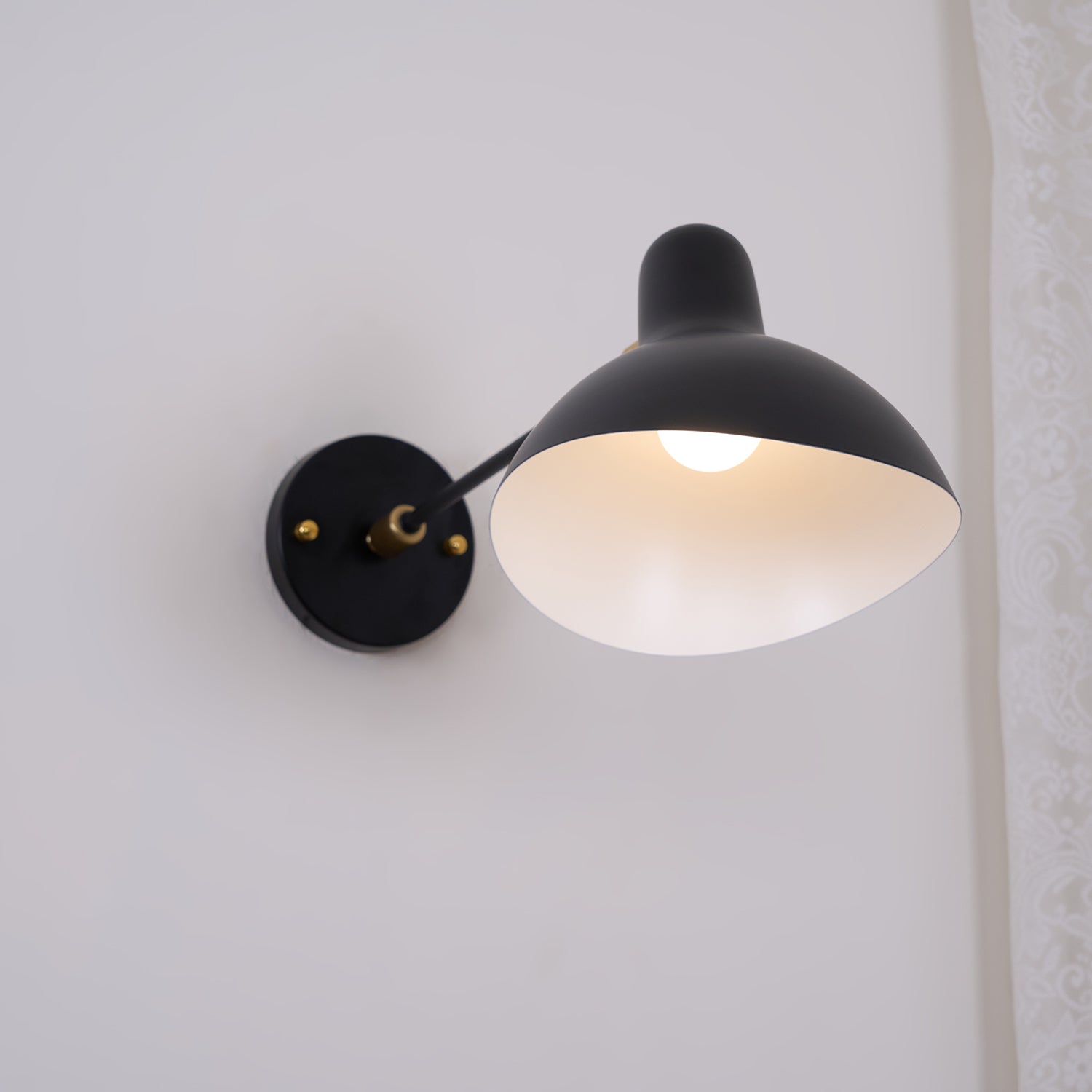 Mantis_Wall_Lamp._24