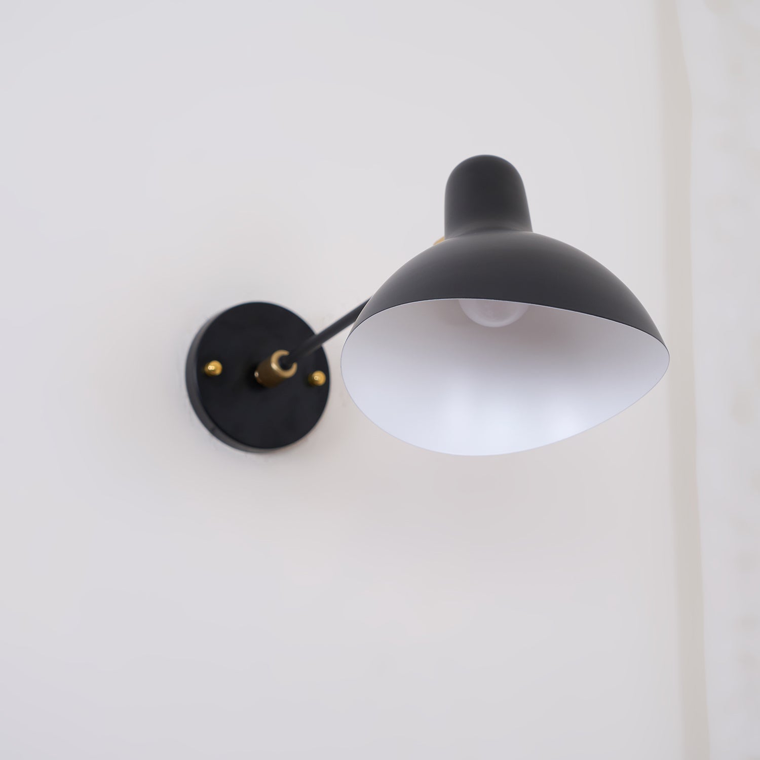 Mantis_Wall_Lamp._25