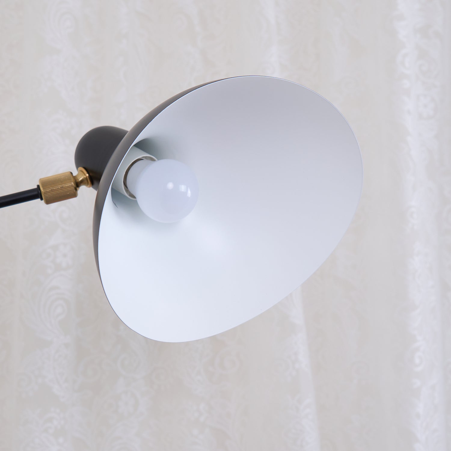 Mantis_Wall_Lamp._3