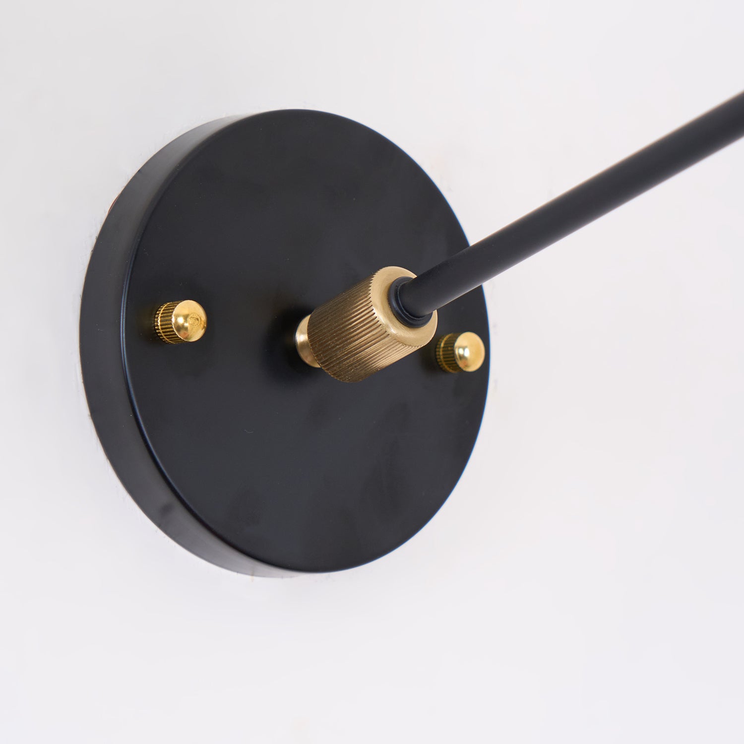 Mantis_Wall_Lamp._4