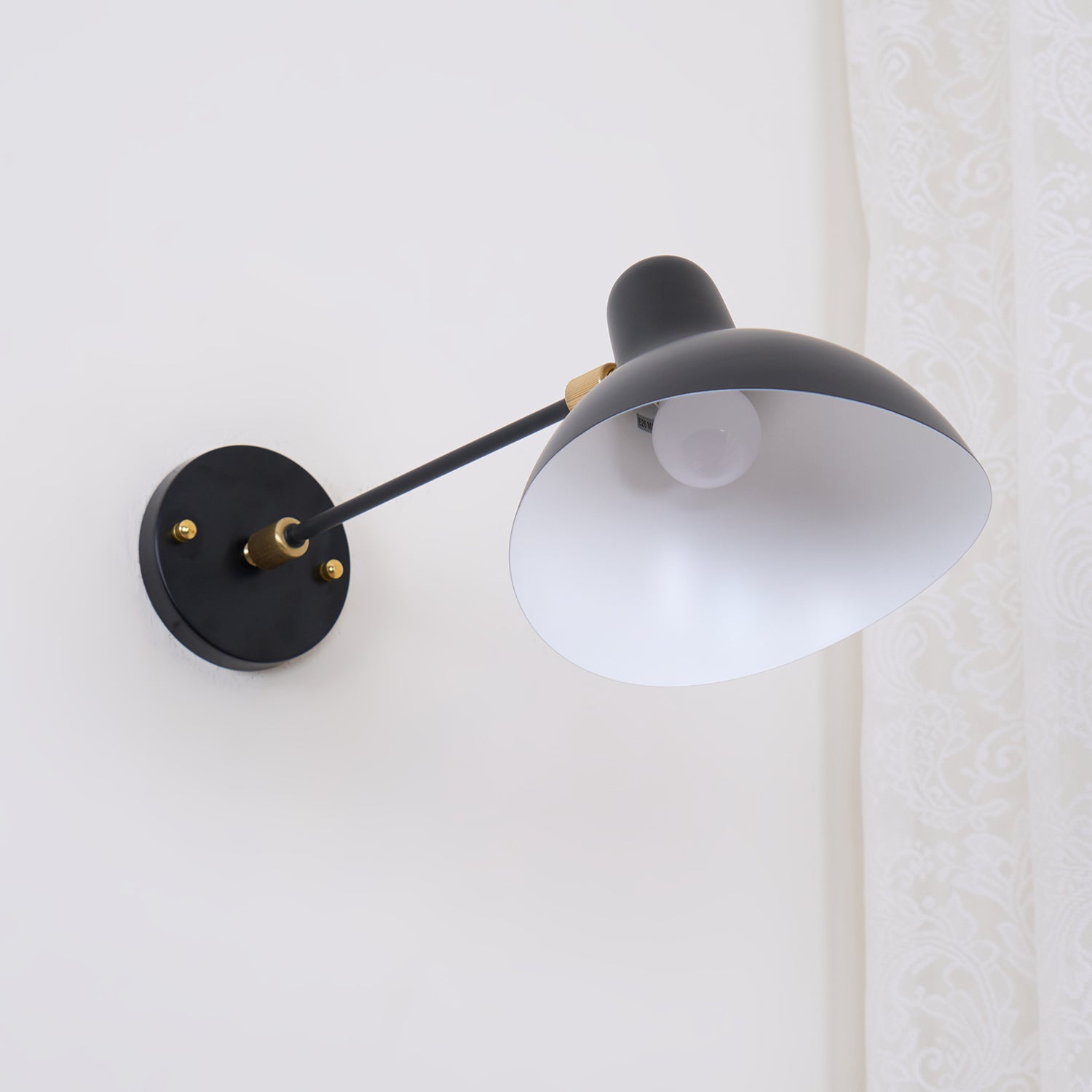 Mantis_Wall_Lamp._9