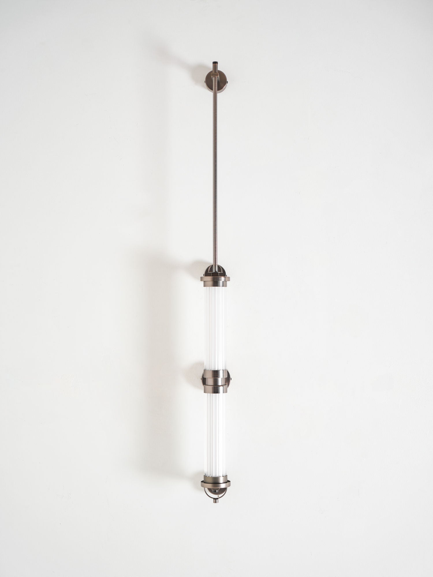 Meridian-Vertical-Wall-Sconce-_10