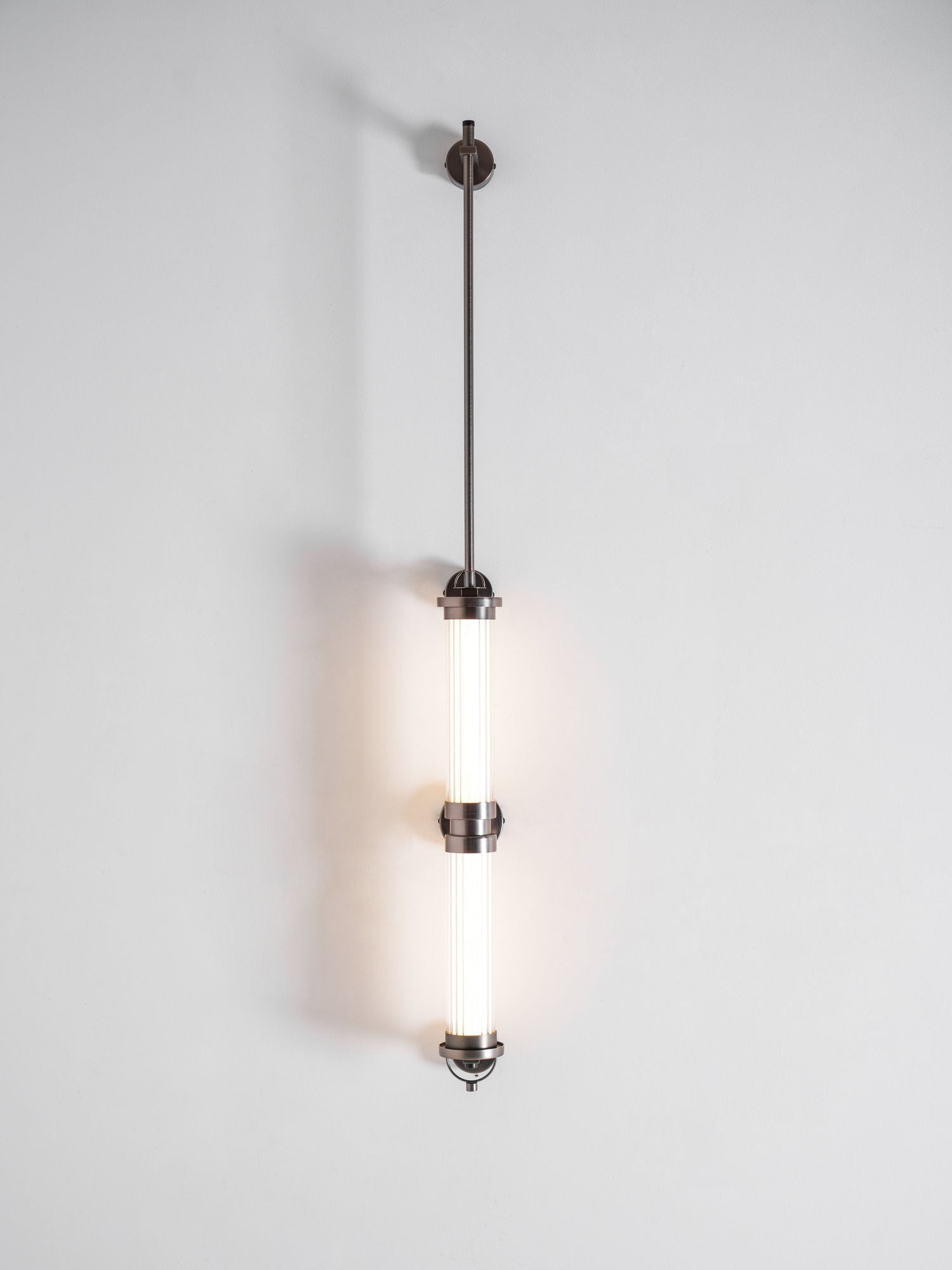 Meridian-Vertical-Wall-Sconce-_13