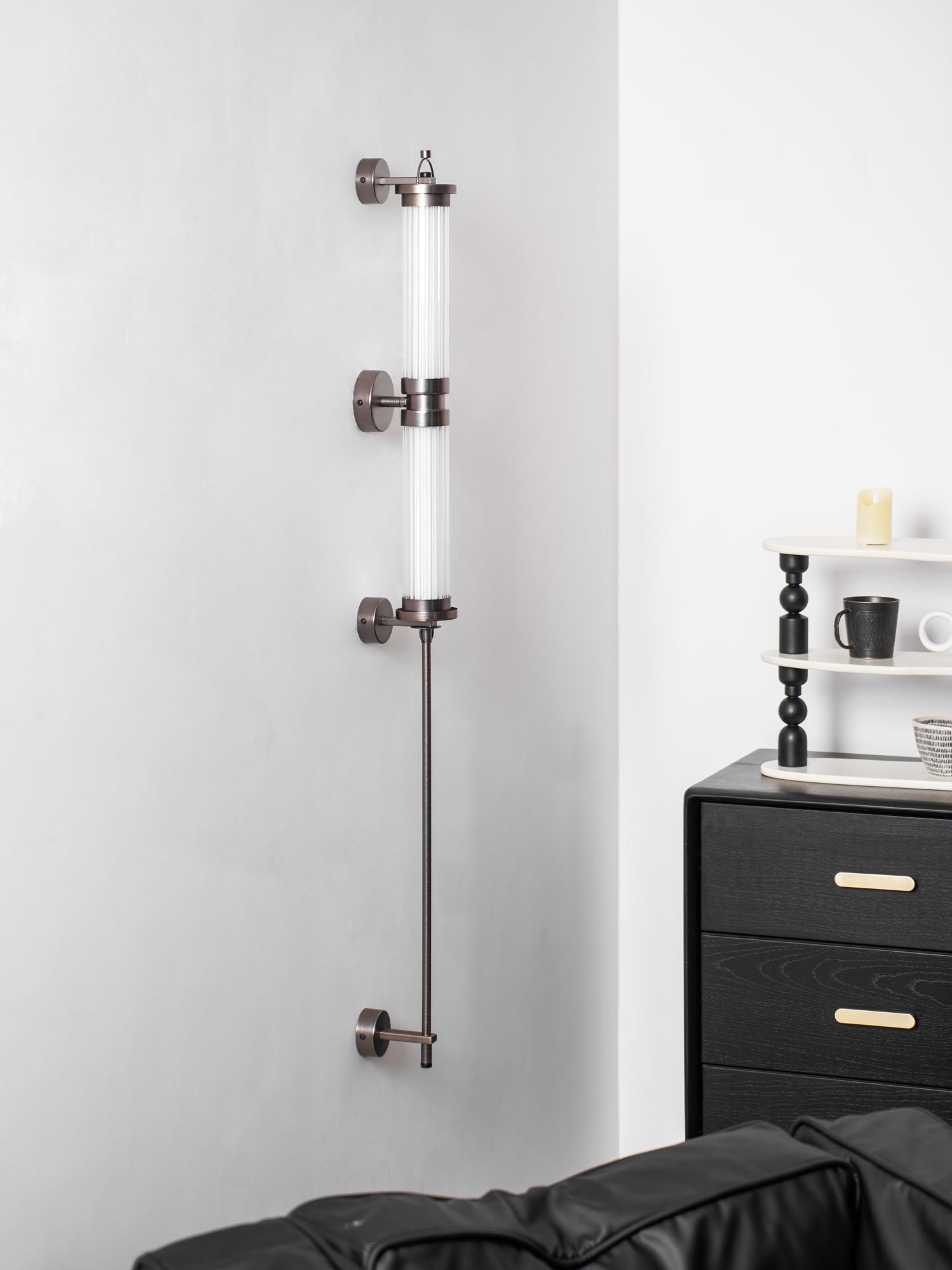 Meridian-Vertical-Wall-Sconce-_7