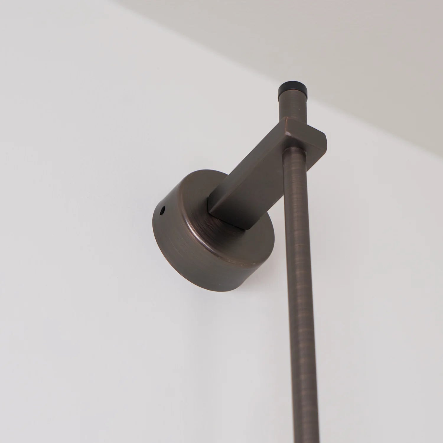 Meridian_Vertical_Wall_Sconce_0214_10