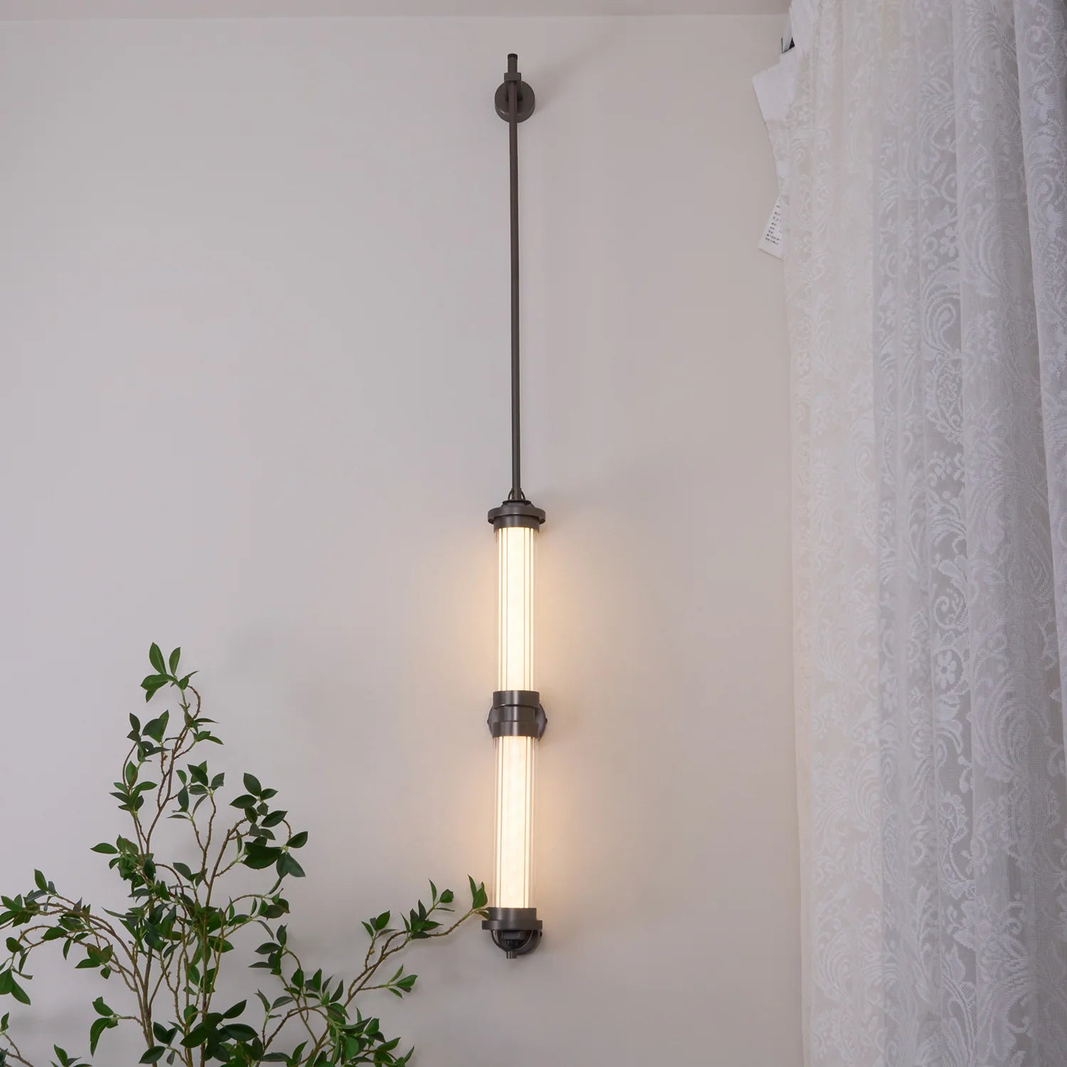 Meridian_Vertical_Wall_Sconce_0214_4
