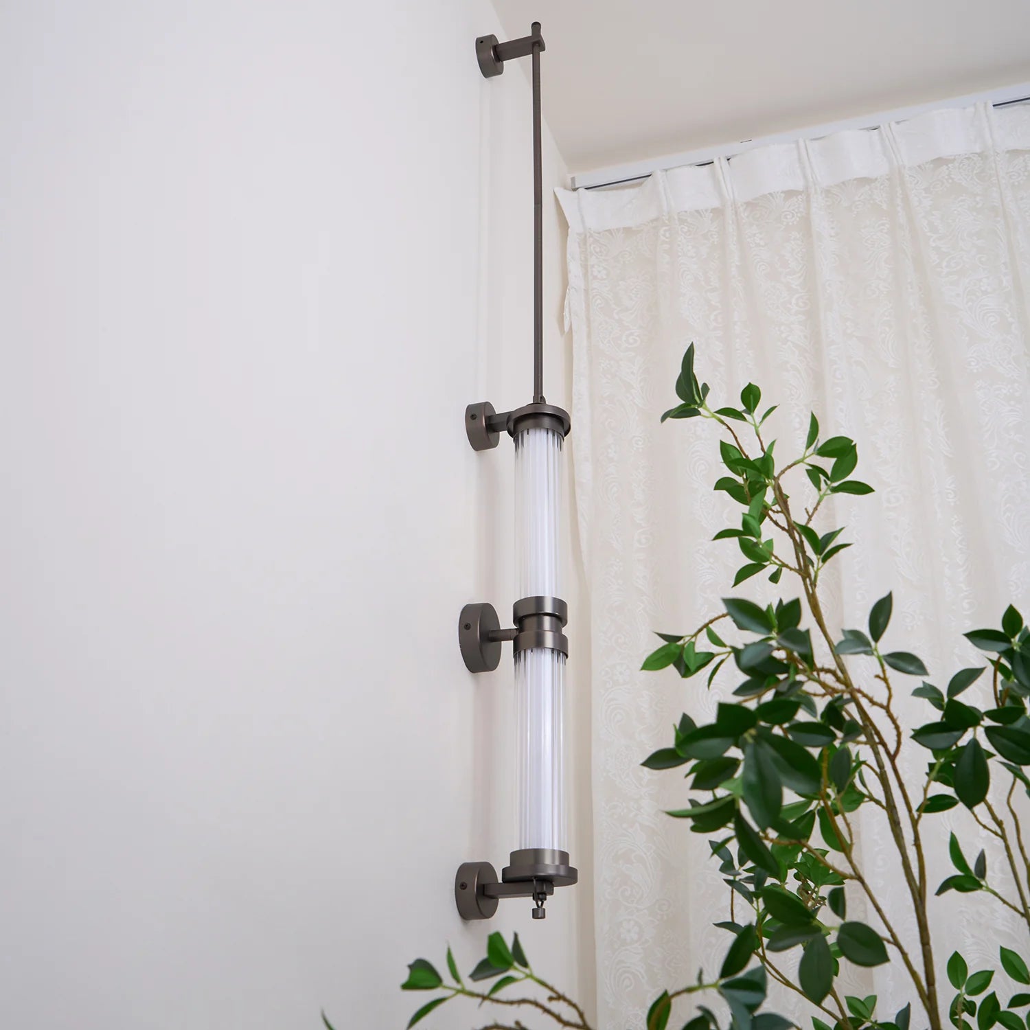 Meridian_Vertical_Wall_Sconce_0214_6