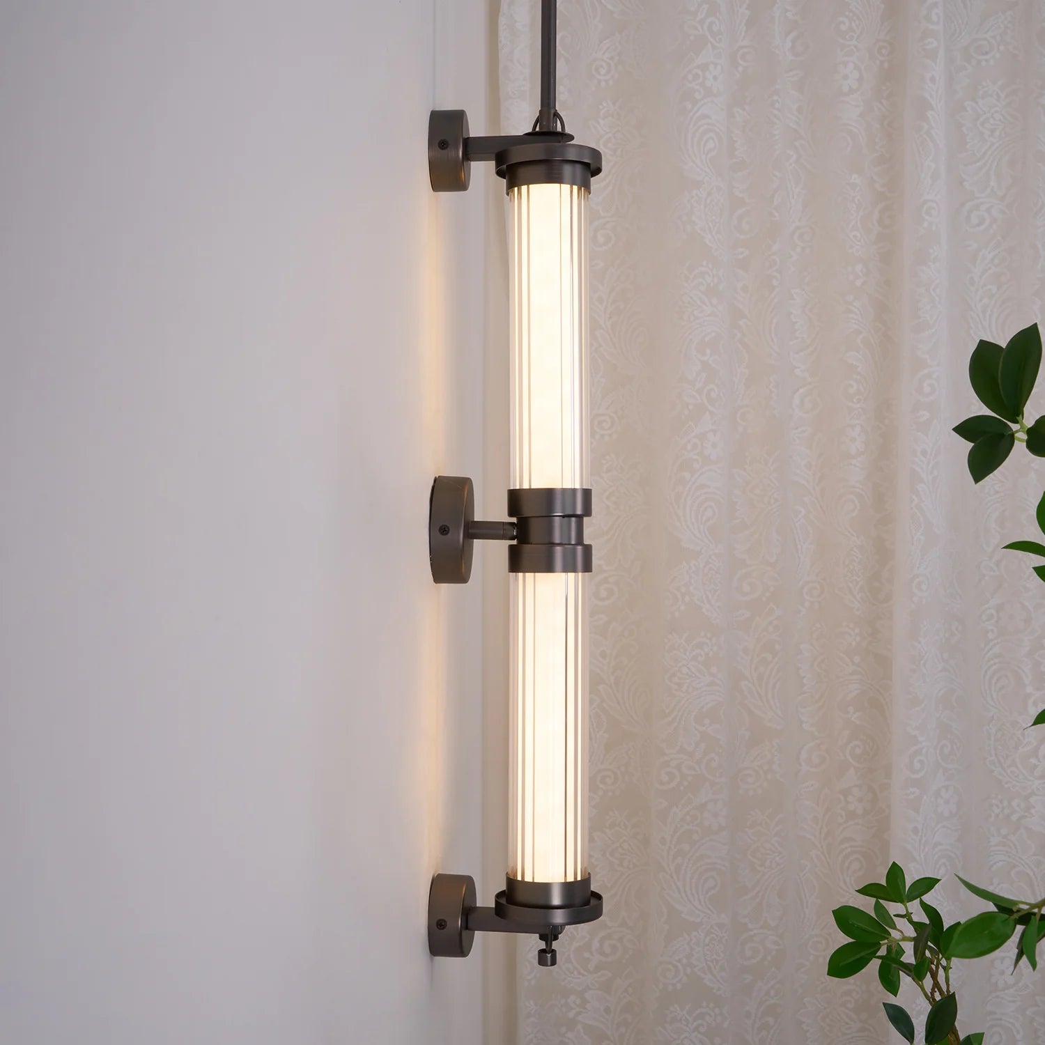 Meridian_Vertical_Wall_Sconce_0214_8