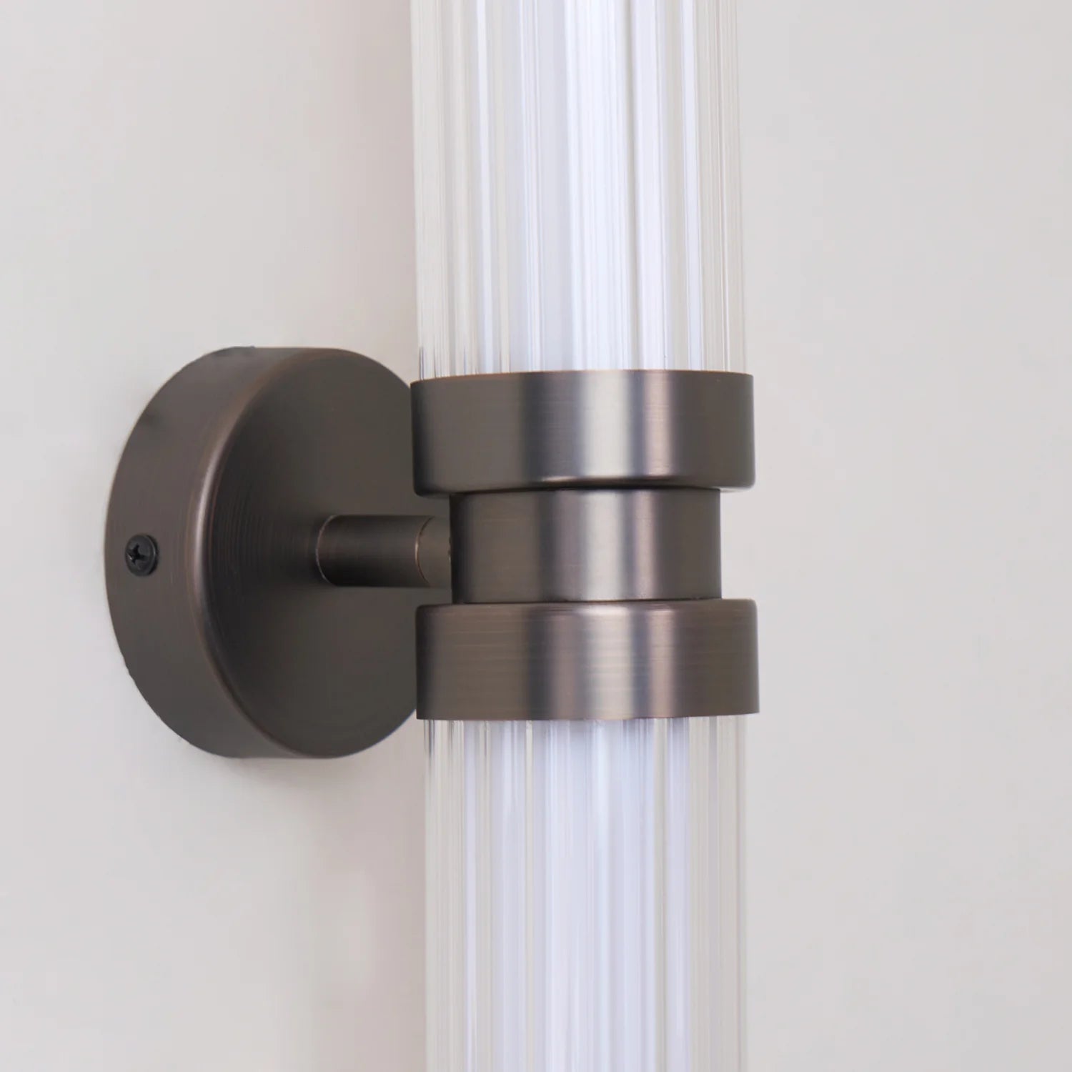 Meridian_Vertical_Wall_Sconce_0214_9