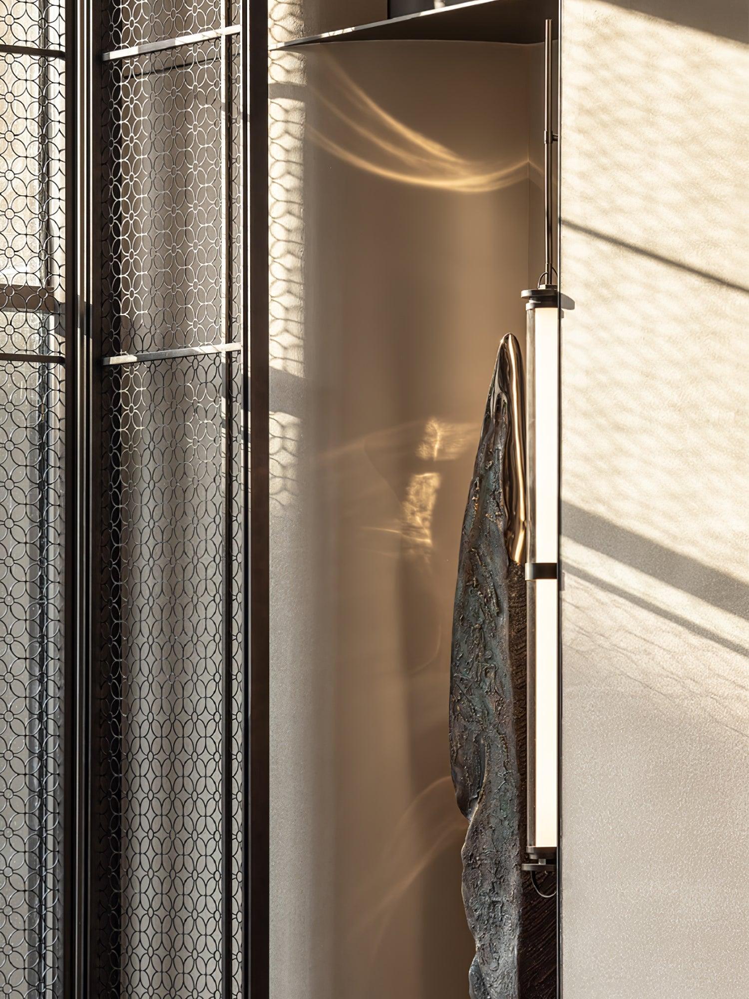 Meridian_Vertical_Wall_Sconce_11