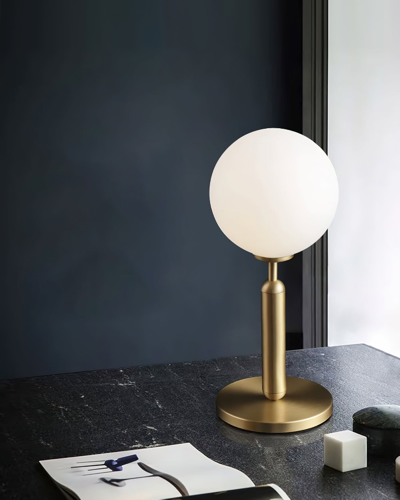 Miira_table_lamp_1