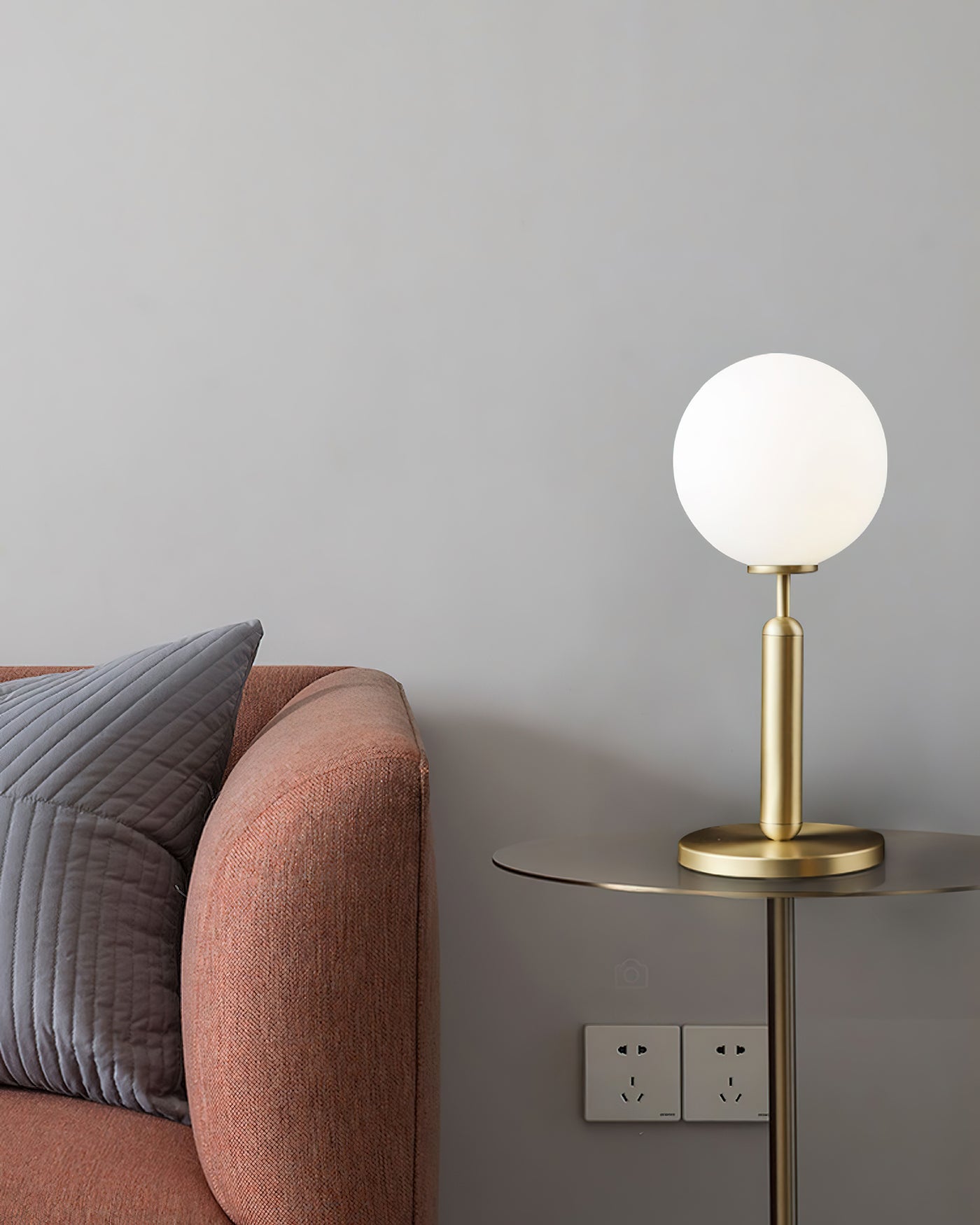 Miira_table_lamp_2