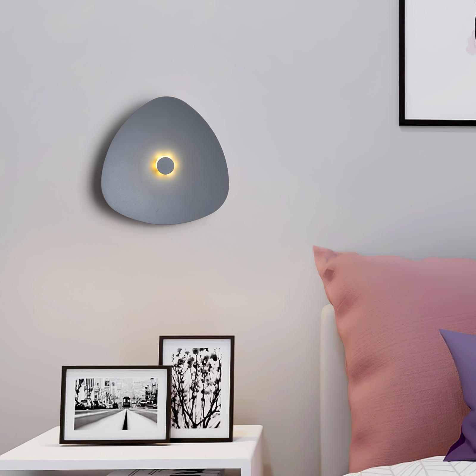 Minimal_Flaky_Wall_Light_2