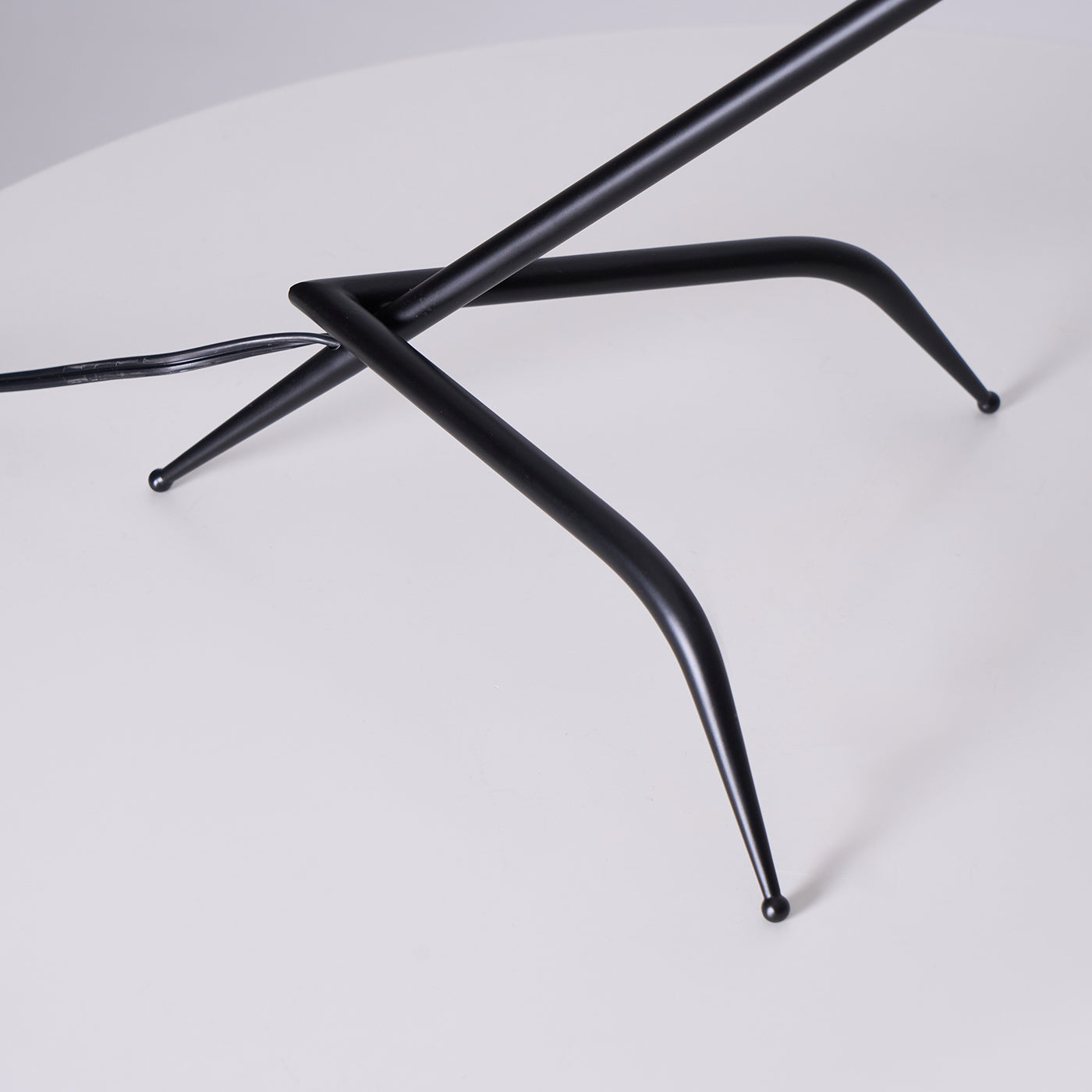 Modern_Tripod_Table_Lamp_13