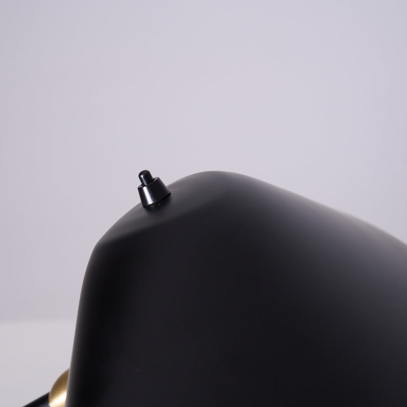 Modern_Tripod_Table_Lamp_15