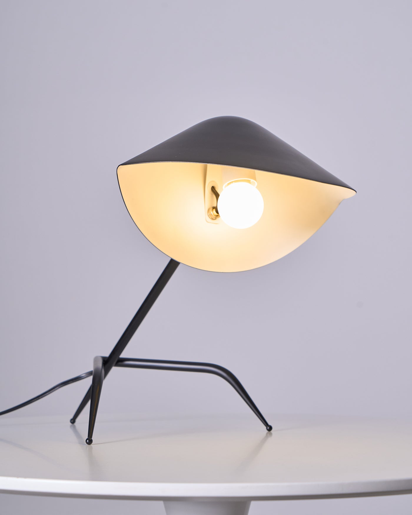 Modern_Tripod_Table_Lamp_18