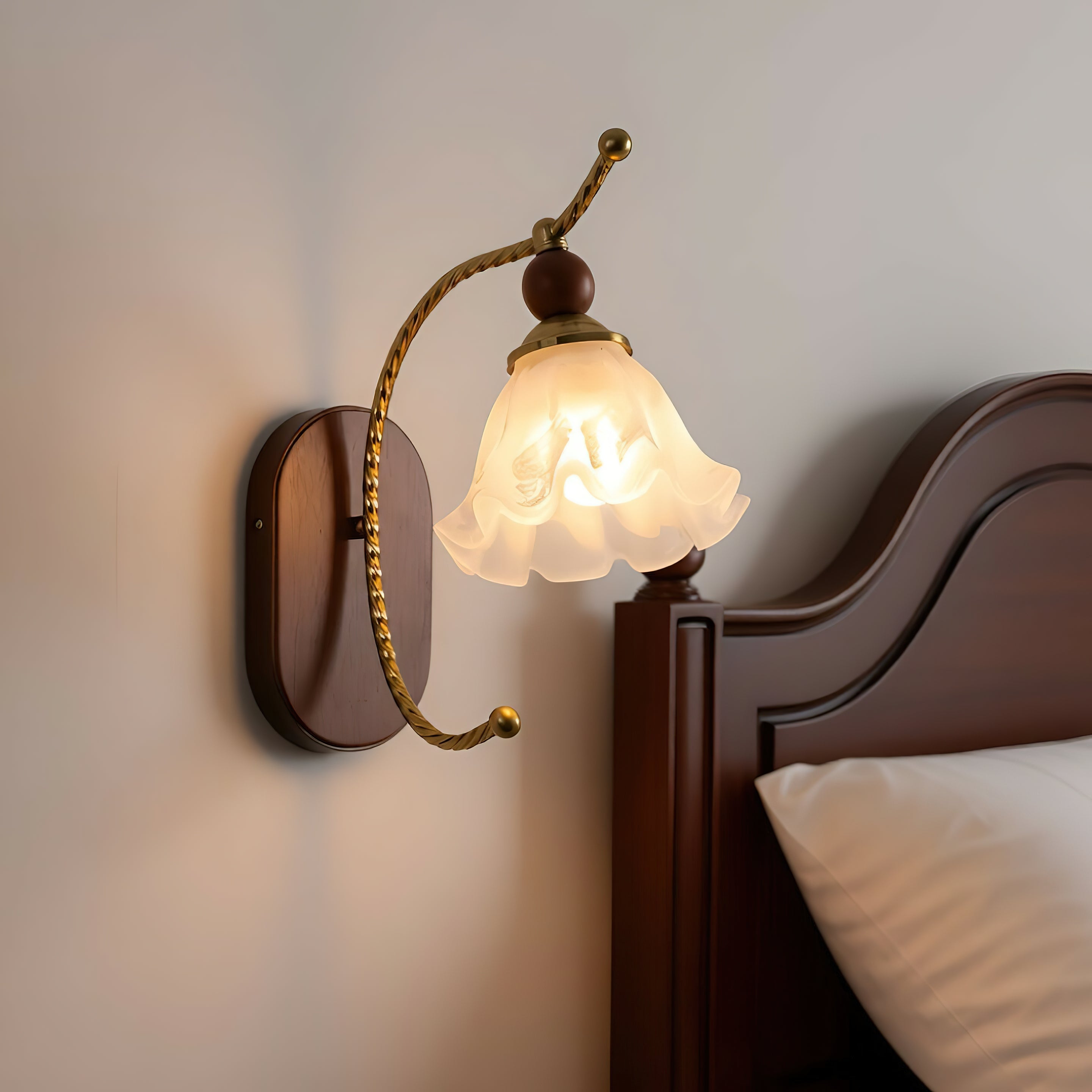 Mooiehome_Aurelin_Petal_Wall_Lamp_3