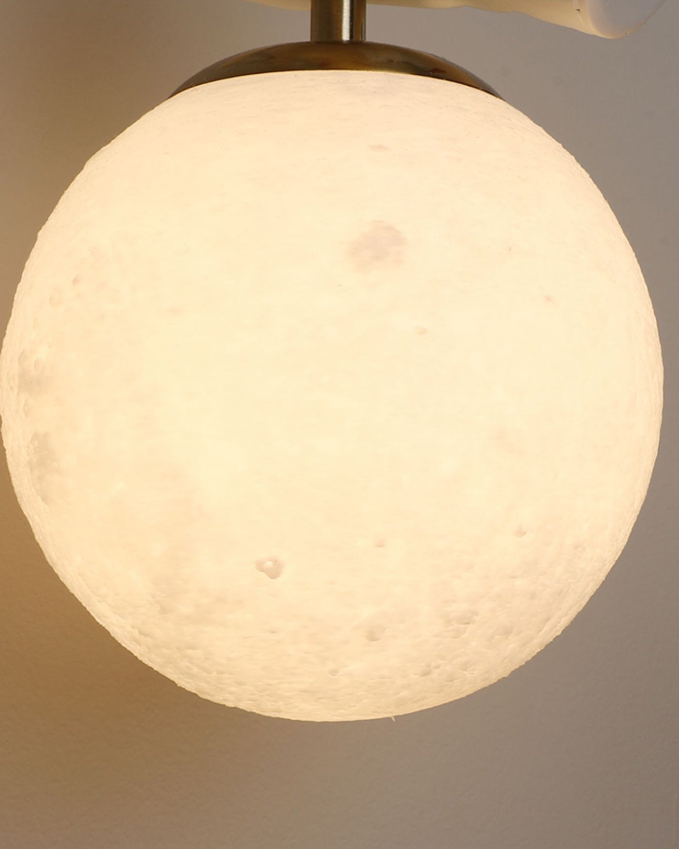 Moon_Astronaut_Pendant_Light_3