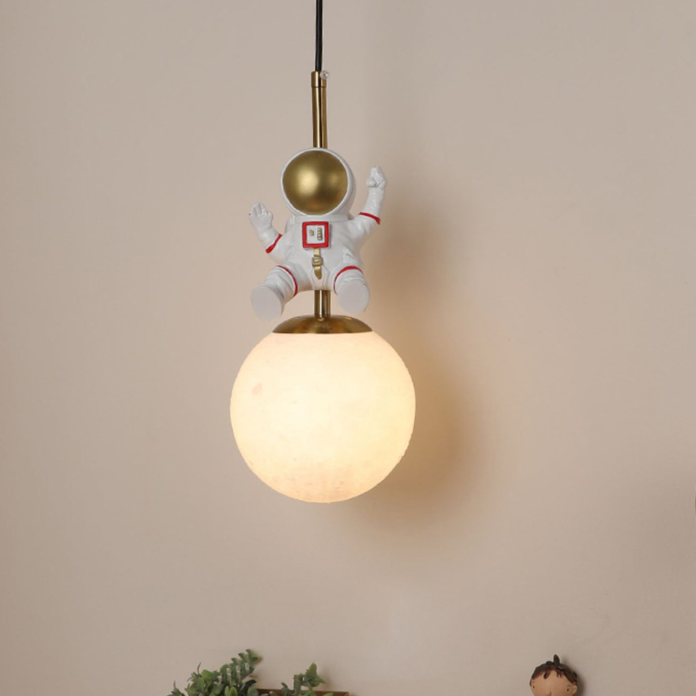 Moon_Astronaut_Pendant_Light_5