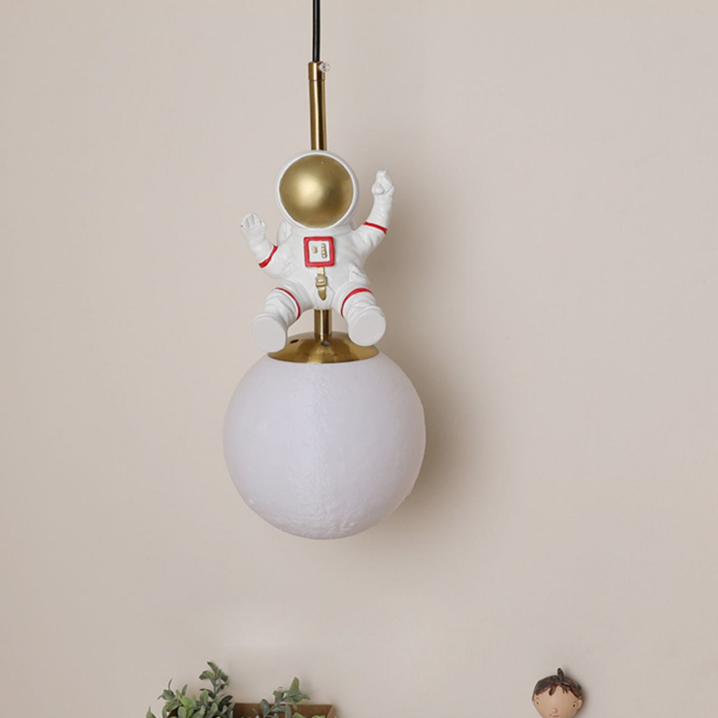 Moon_Astronaut_Pendant_Light_6