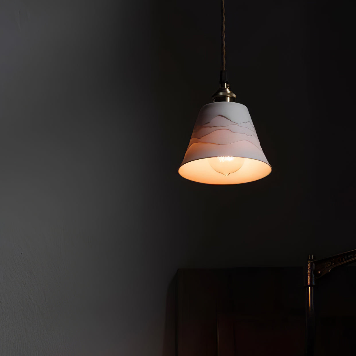 Mountains-Shadow-Pendant-Lamp_16