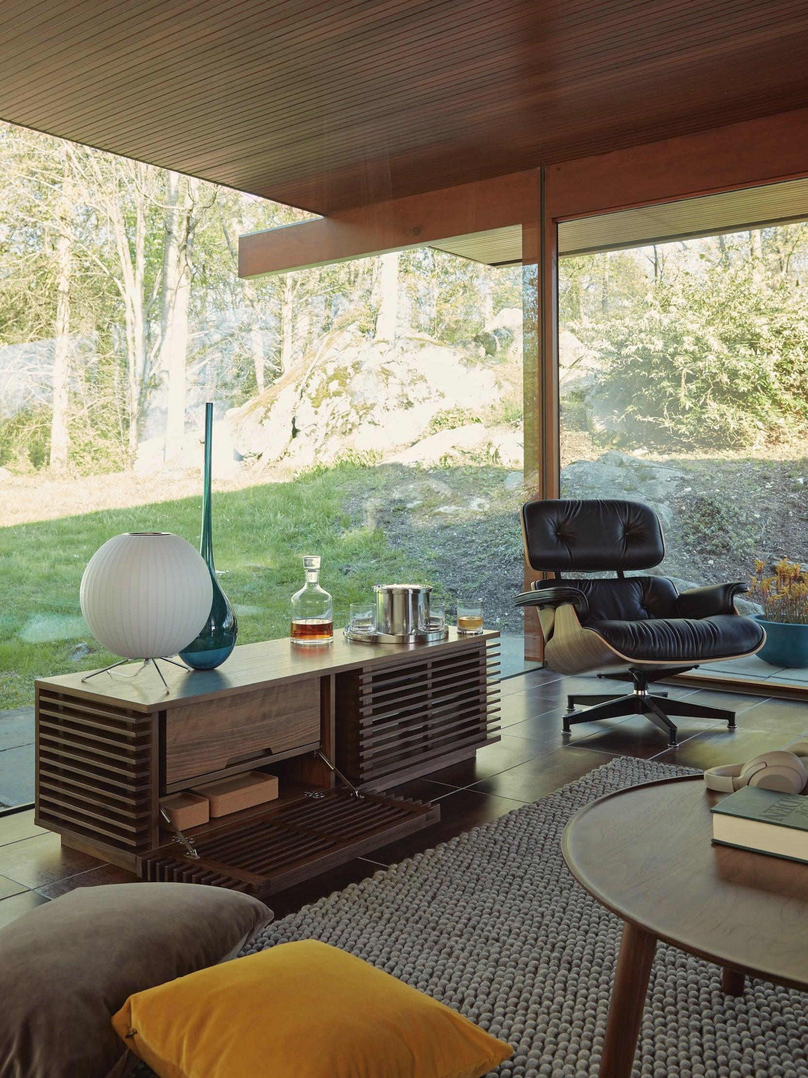 Nelson_Tripod_Table_Lamp_15